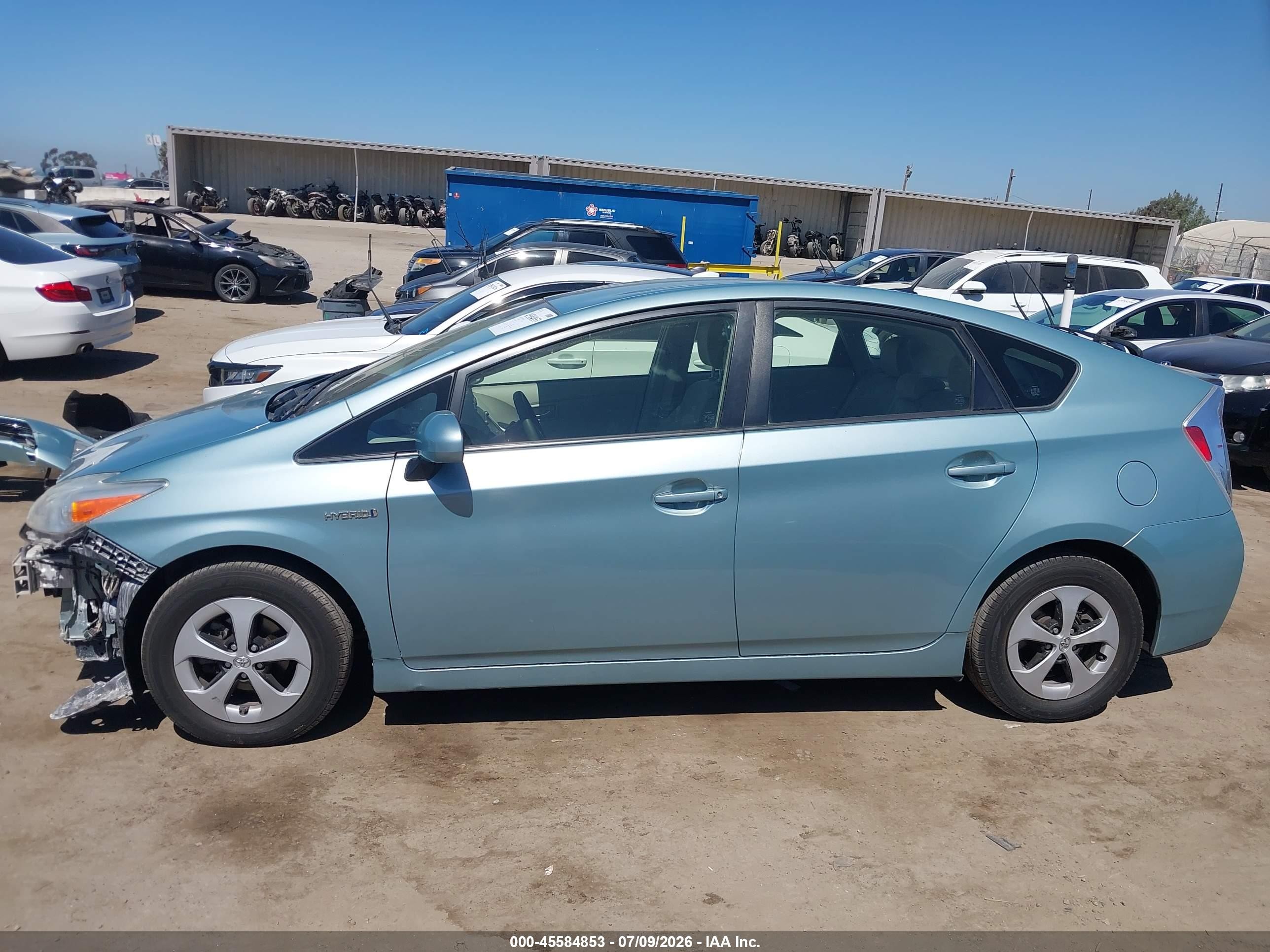 2013 Toyota Prius Three Green vin: JTDKN3DU6D5608316
