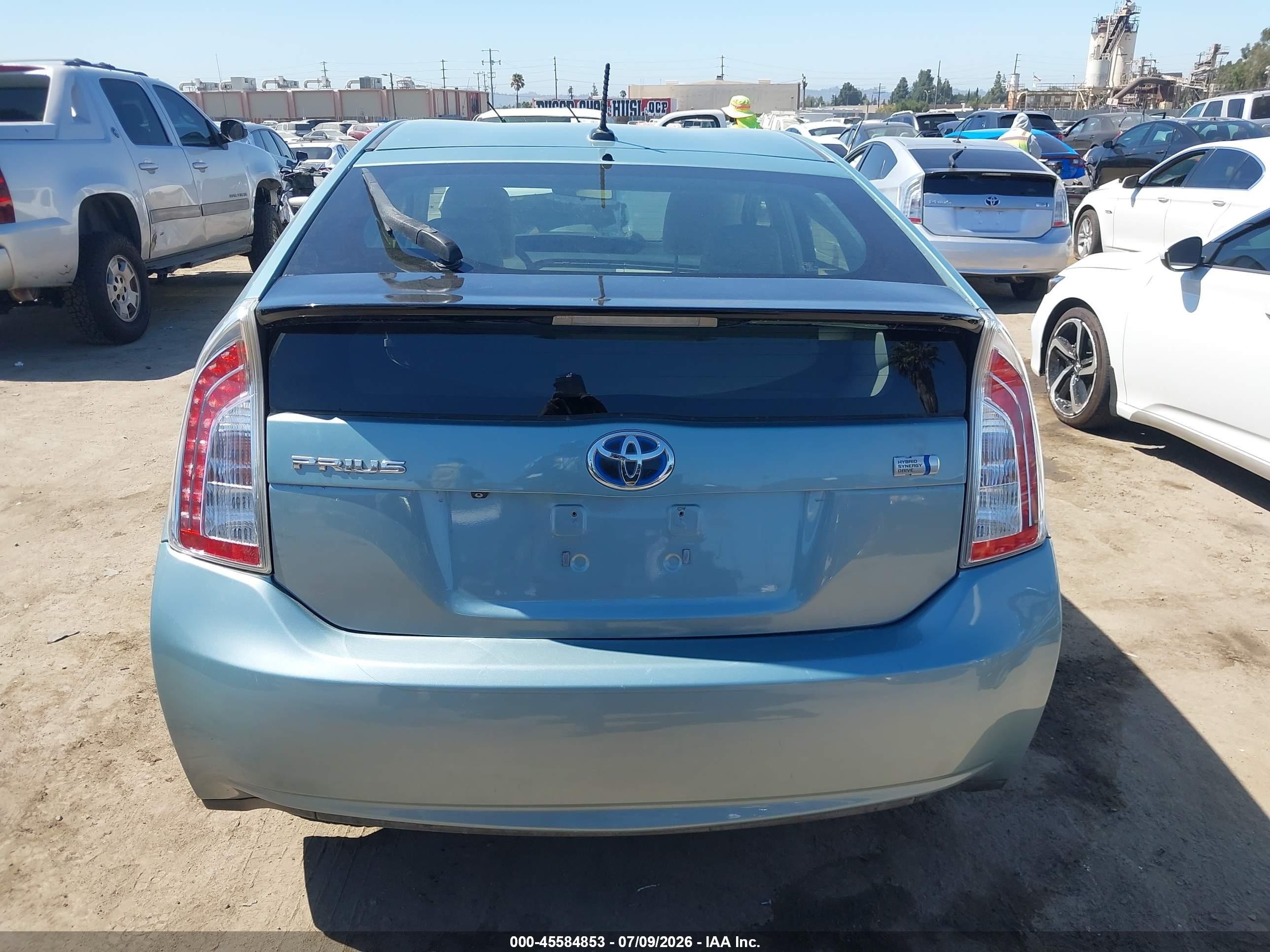 2013 Toyota Prius Three Green vin: JTDKN3DU6D5608316
