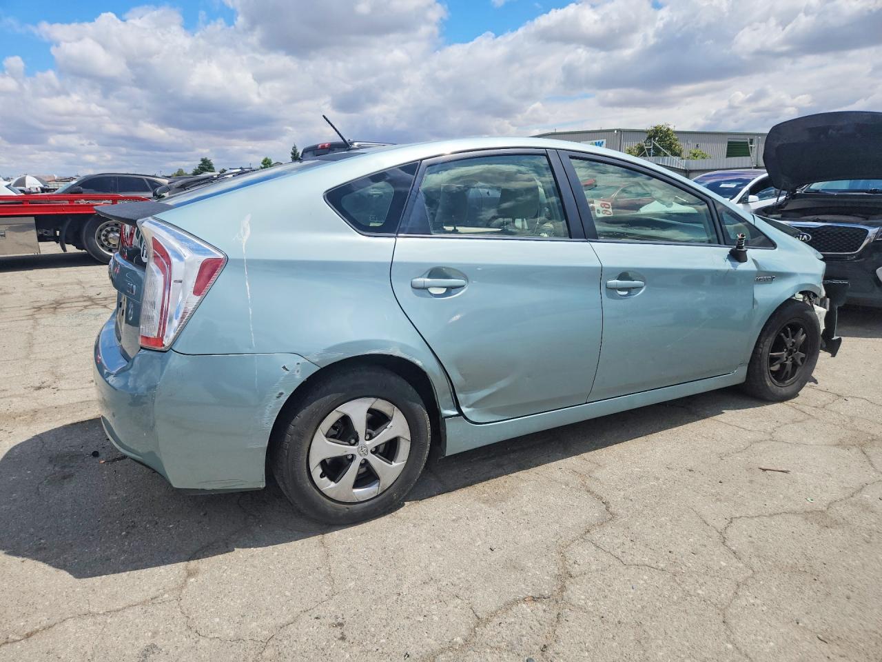 2013 Toyota Prius Two Бирюзовый vin: JTDKN3DU6D5620045