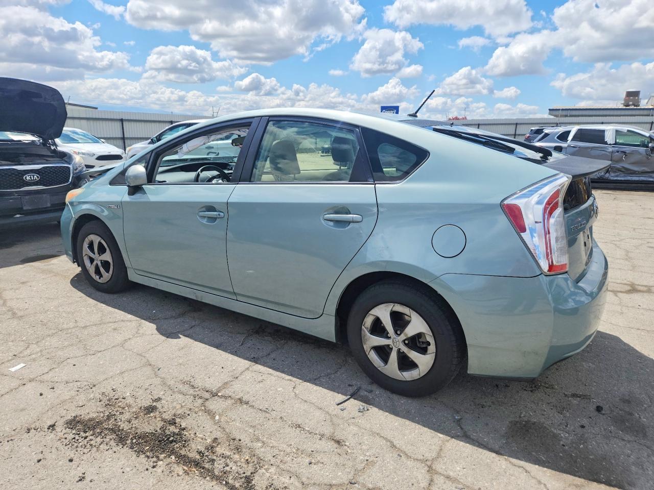 2013 Toyota Prius Two Бирюзовый vin: JTDKN3DU6D5620045
