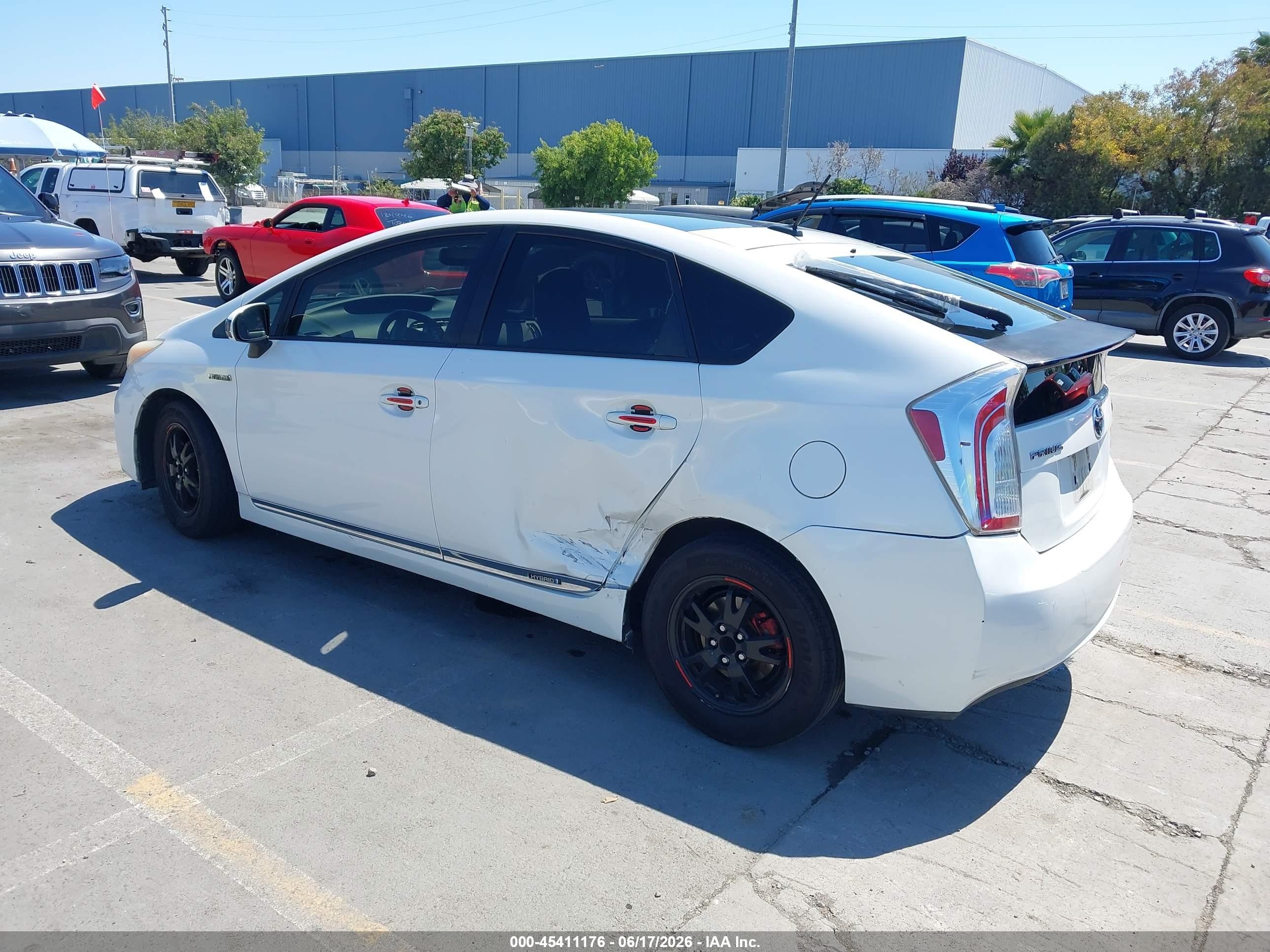 2013 Toyota Prius Four White vin: JTDKN3DU6D5639145