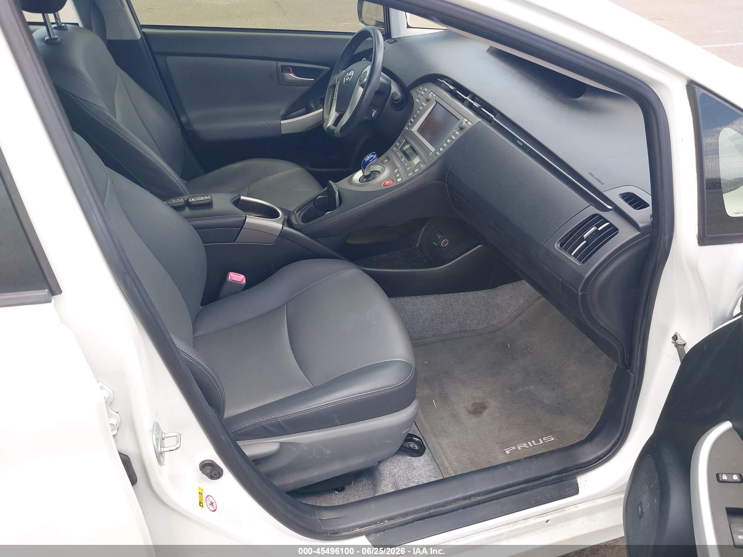 2013 Toyota Prius Four Белый vin: JTDKN3DU6D5696607