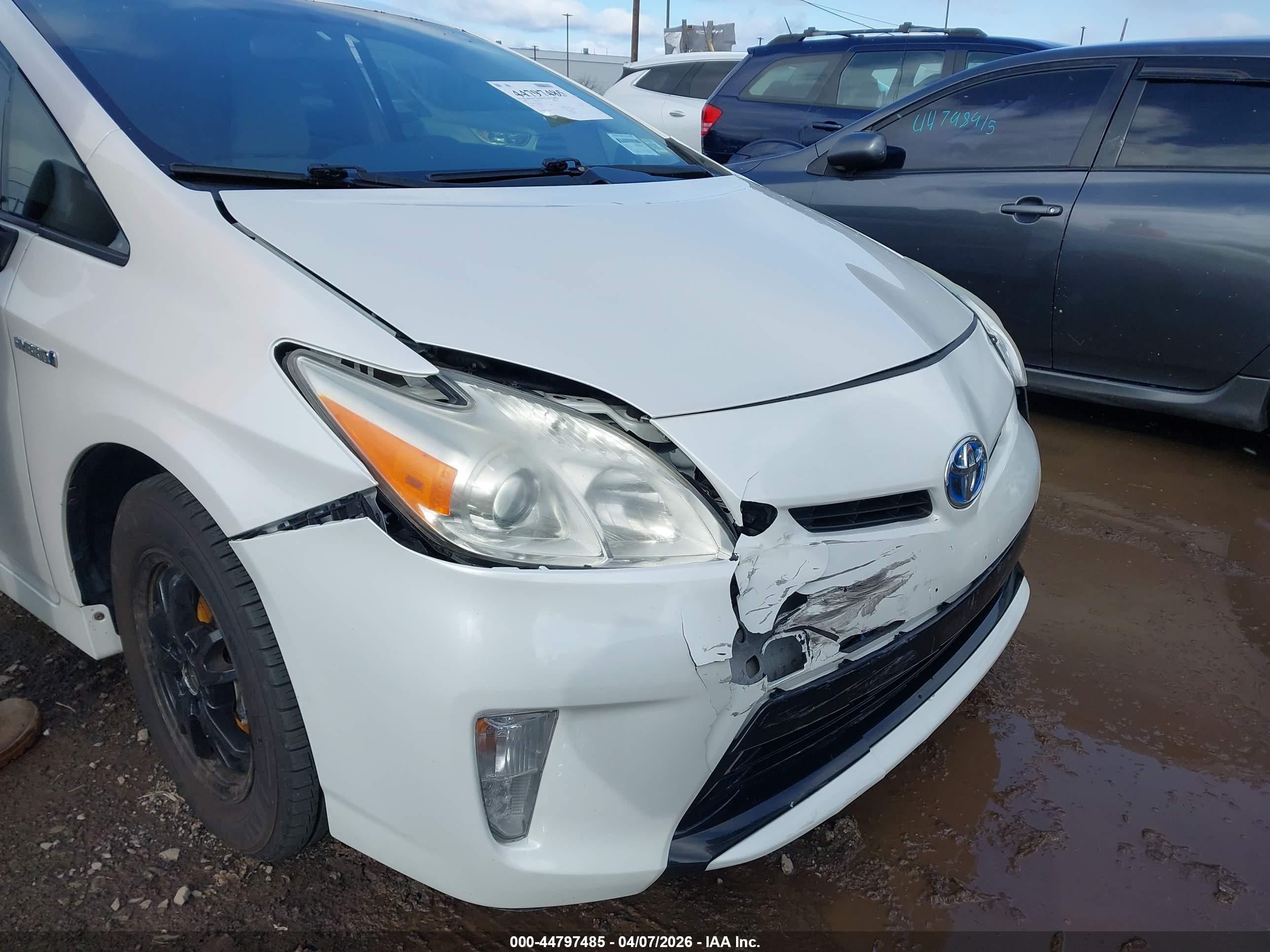 2014 Toyota Prius Two White vin: JTDKN3DU6E0367825
