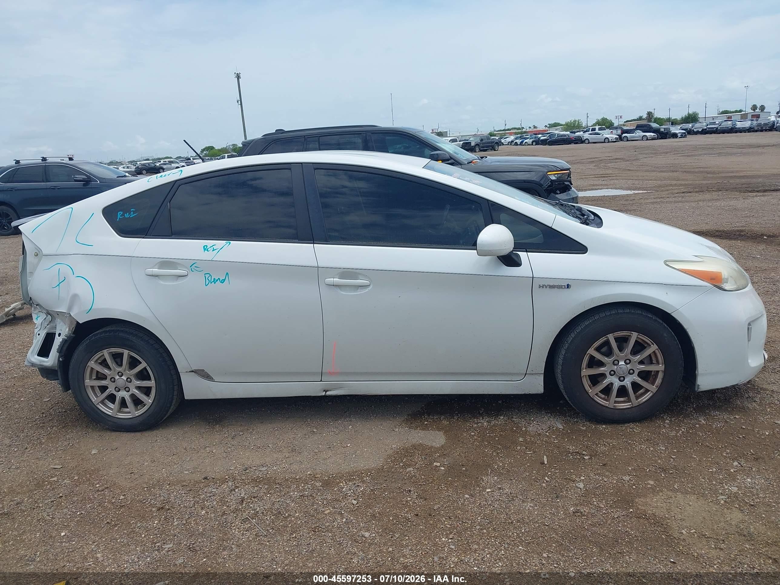 2014 Toyota Prius Four Белый vin: JTDKN3DU6E1739352