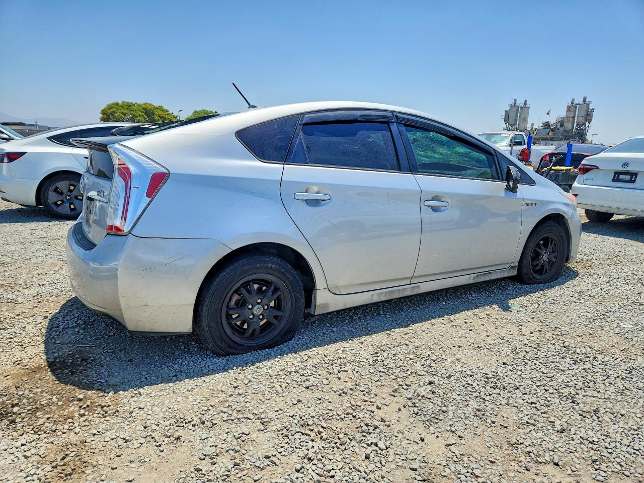 2014 Toyota Prius Two Серебряный vin: JTDKN3DU6E1751436
