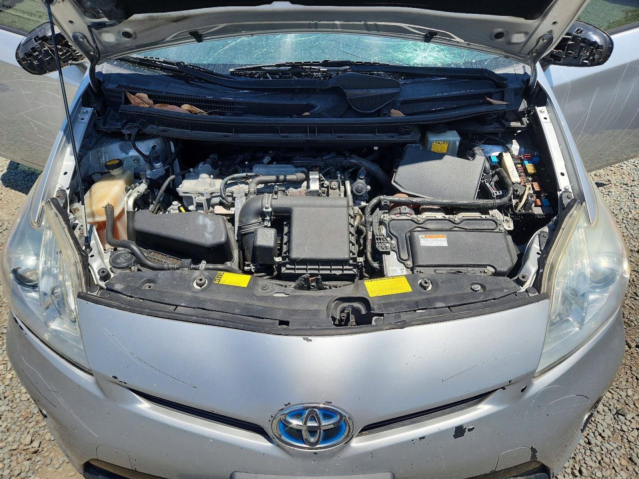 2014 Toyota Prius Two Серебряный vin: JTDKN3DU6E1751436