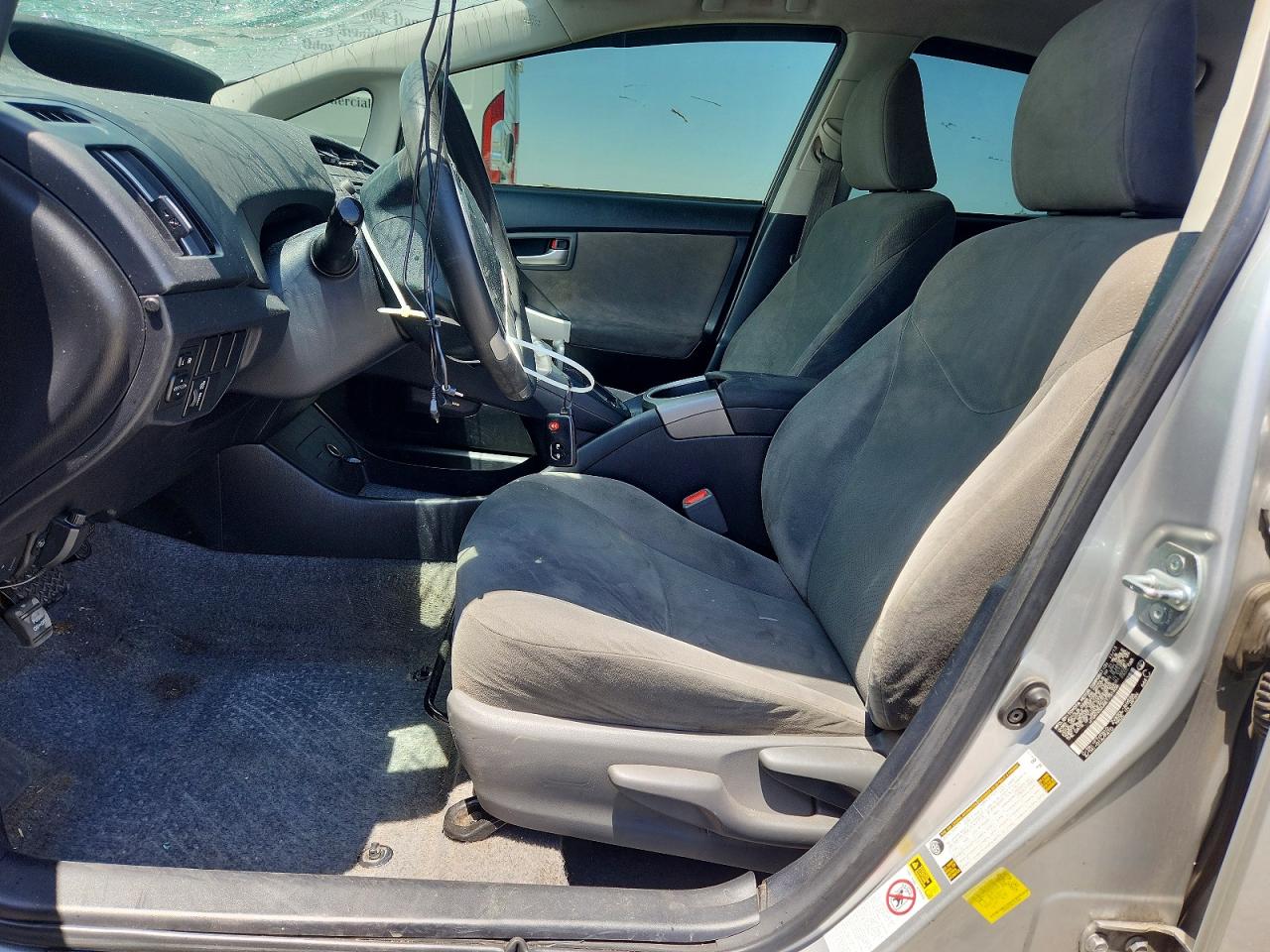 2014 Toyota Prius Two Серебряный vin: JTDKN3DU6E1751436