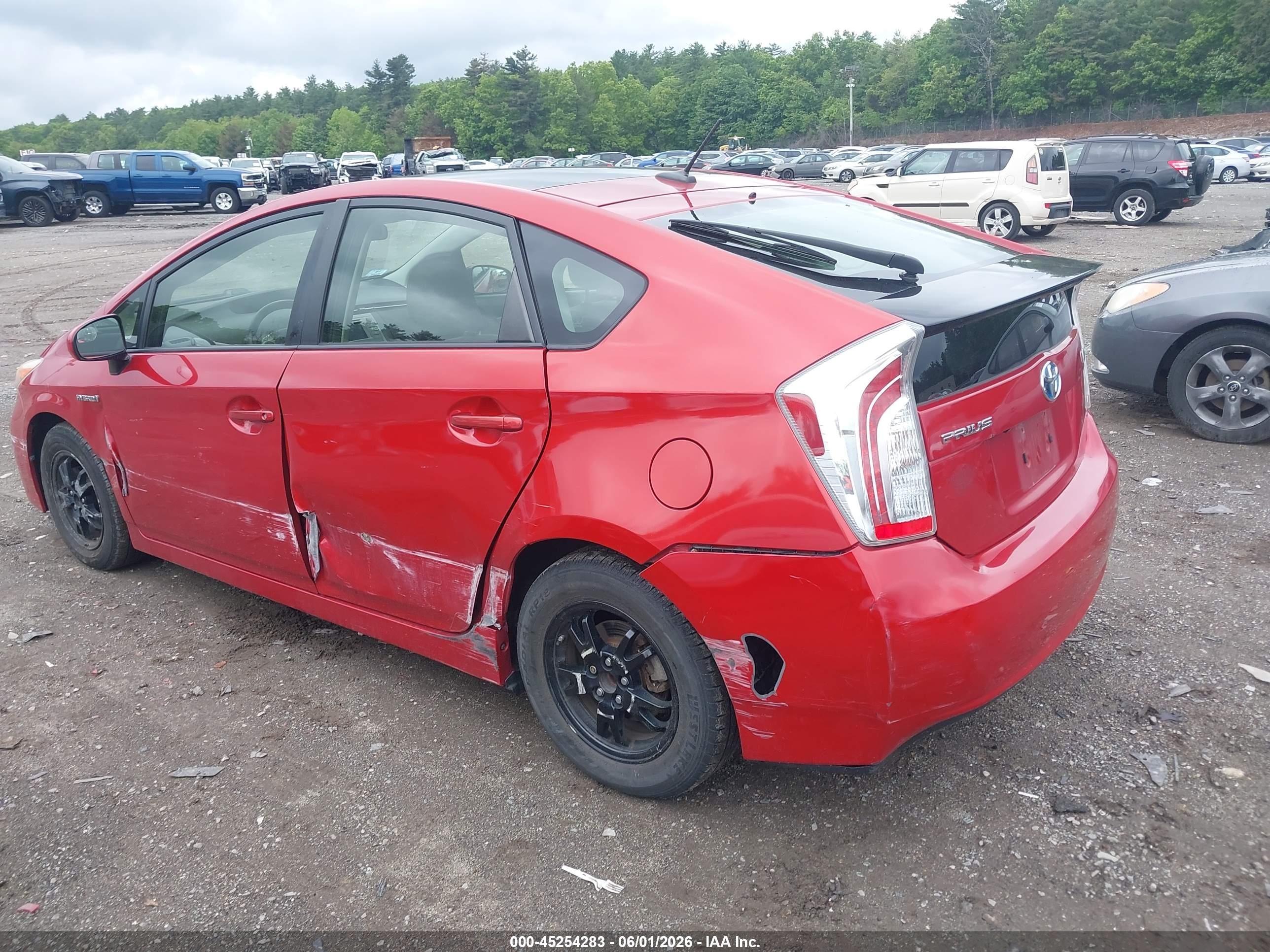 2014 Toyota Prius Three Red vin: JTDKN3DU6E1752070