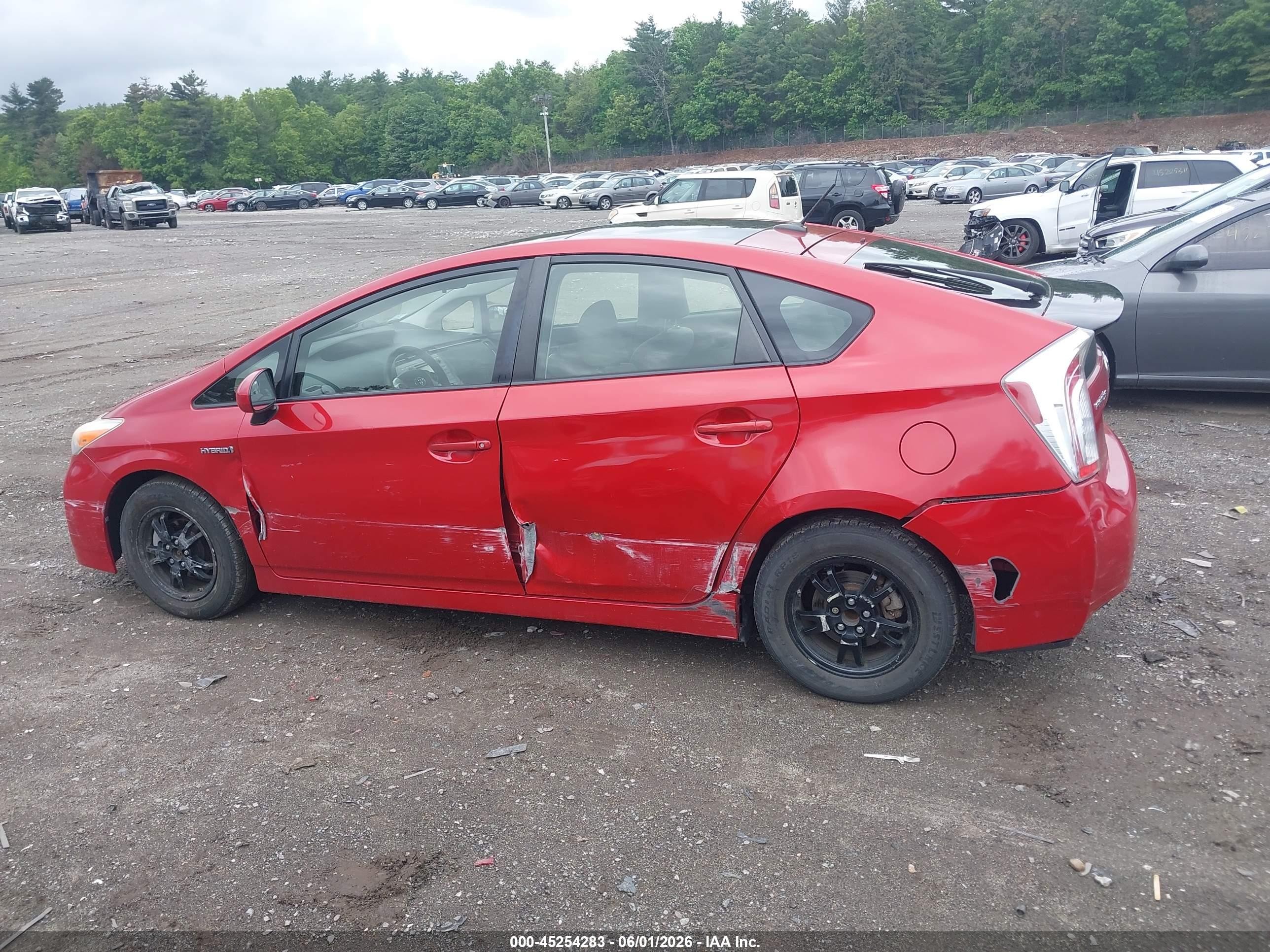 2014 Toyota Prius Three Red vin: JTDKN3DU6E1752070