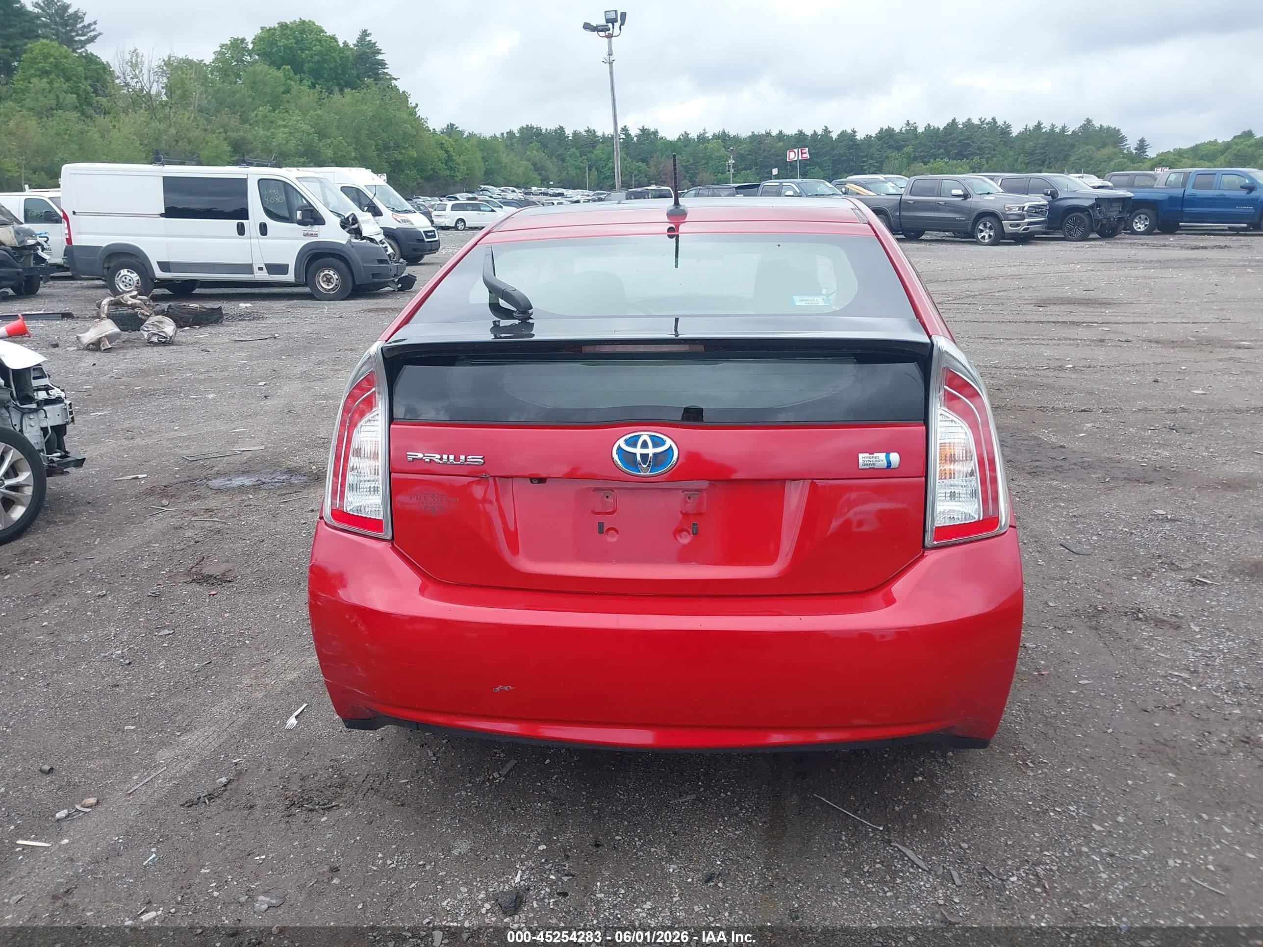 2014 Toyota Prius Three Red vin: JTDKN3DU6E1752070