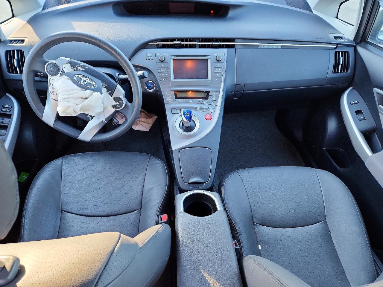 2014 Toyota Prius Two White vin: JTDKN3DU6E1752621