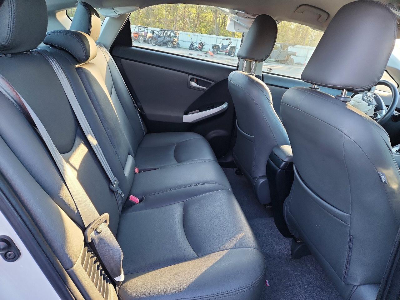 2014 Toyota Prius Two White vin: JTDKN3DU6E1752621