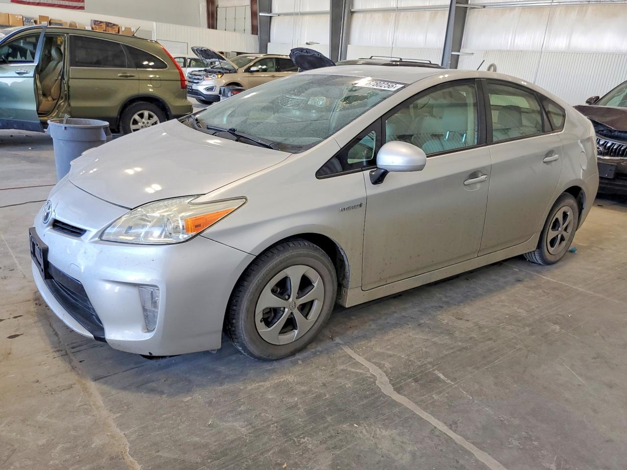 2014 Toyota Prius Four Серебряный vin: JTDKN3DU6E1781441