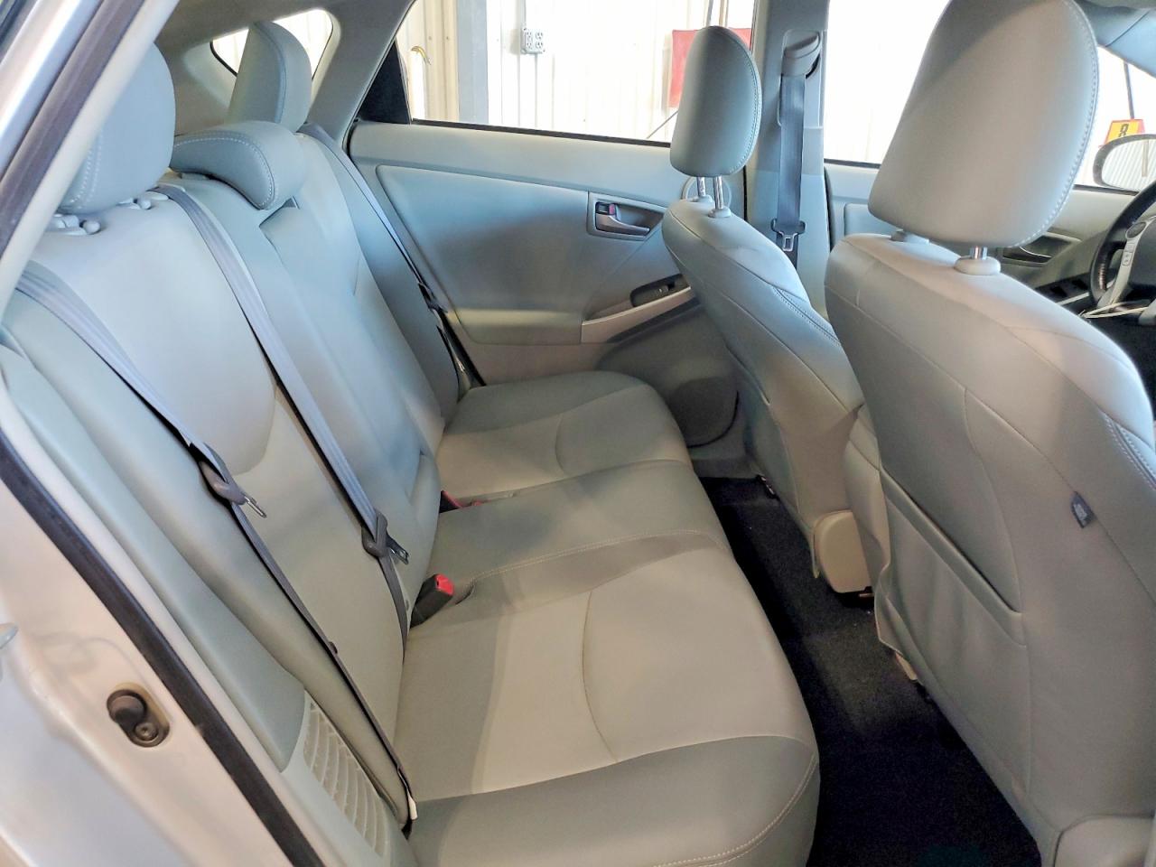 2014 Toyota Prius Four Silver vin: JTDKN3DU6E1781441