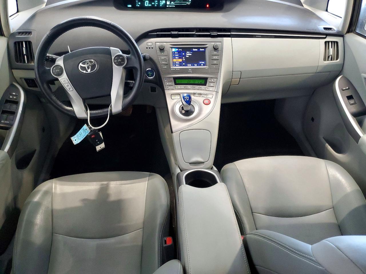 2014 Toyota Prius Four Silver vin: JTDKN3DU6E1781441