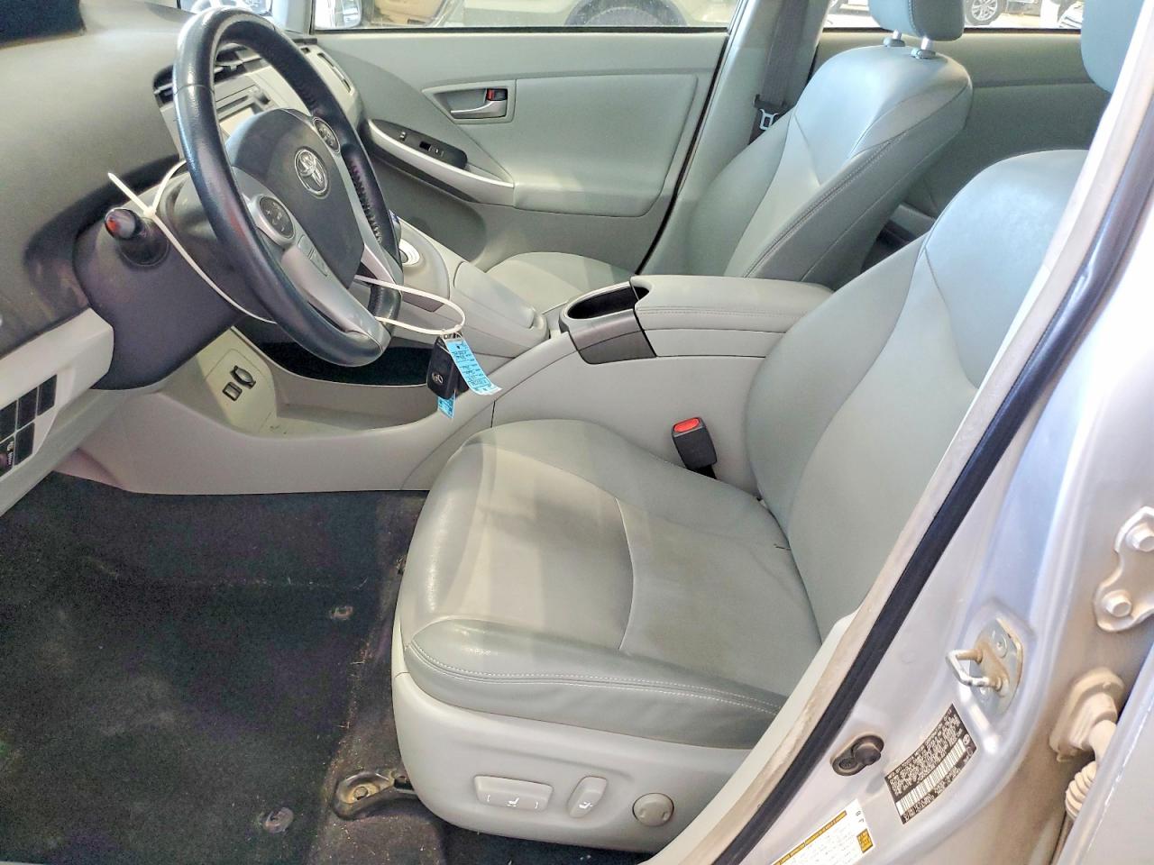2014 Toyota Prius Four Silver vin: JTDKN3DU6E1781441