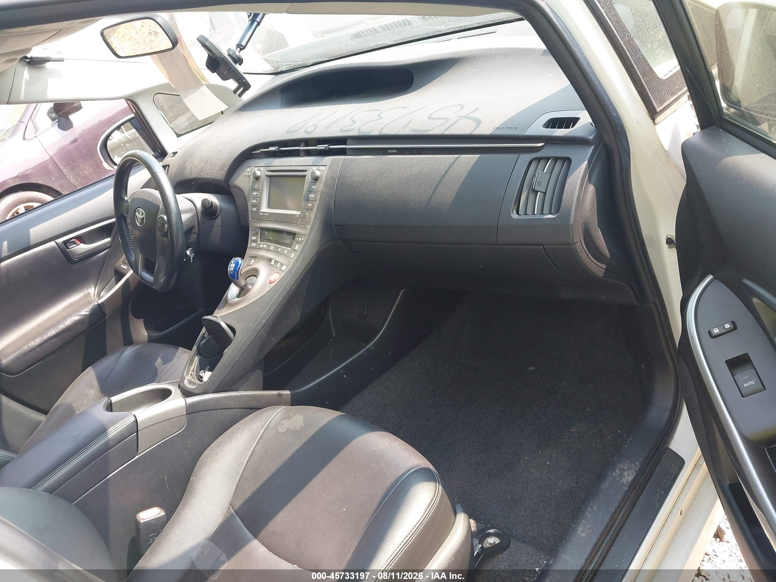 2015 Toyota Prius Persona Series Special Edition Белый vin: JTDKN3DU6F0397389