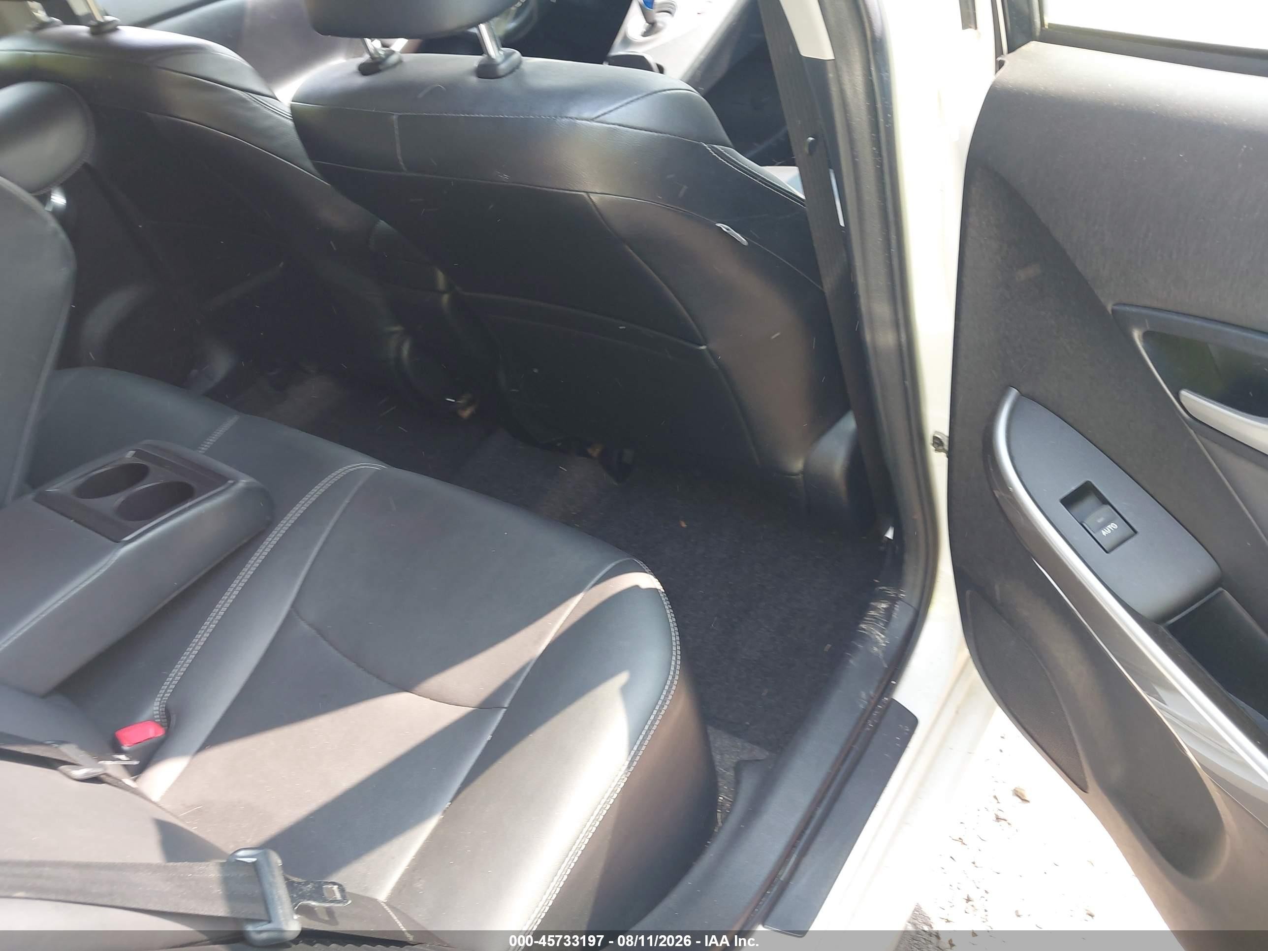 2015 Toyota Prius Persona Series Special Edition Белый vin: JTDKN3DU6F0397389