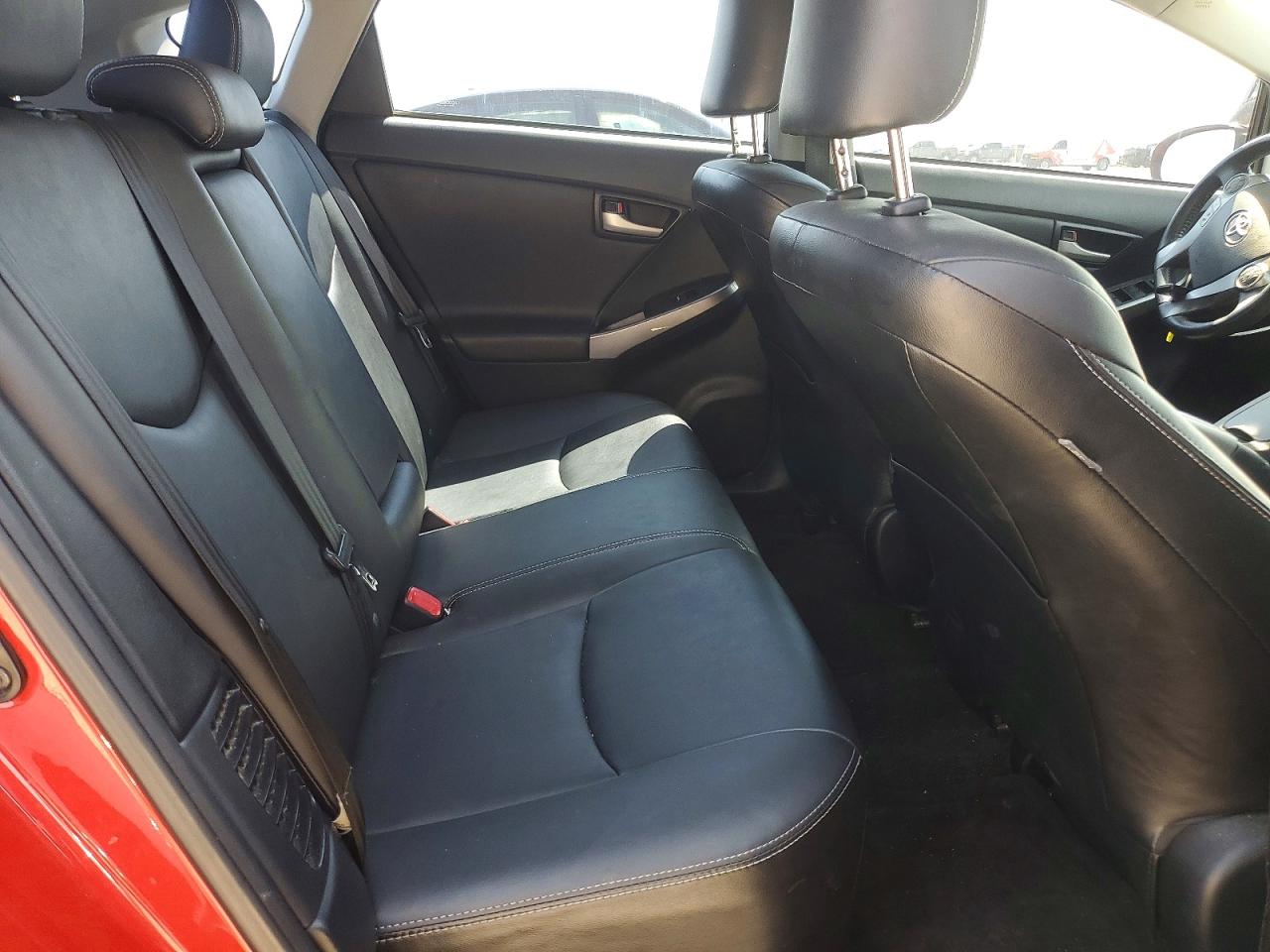 2015 Toyota Prius Persona Series Red vin: JTDKN3DU6F0399031