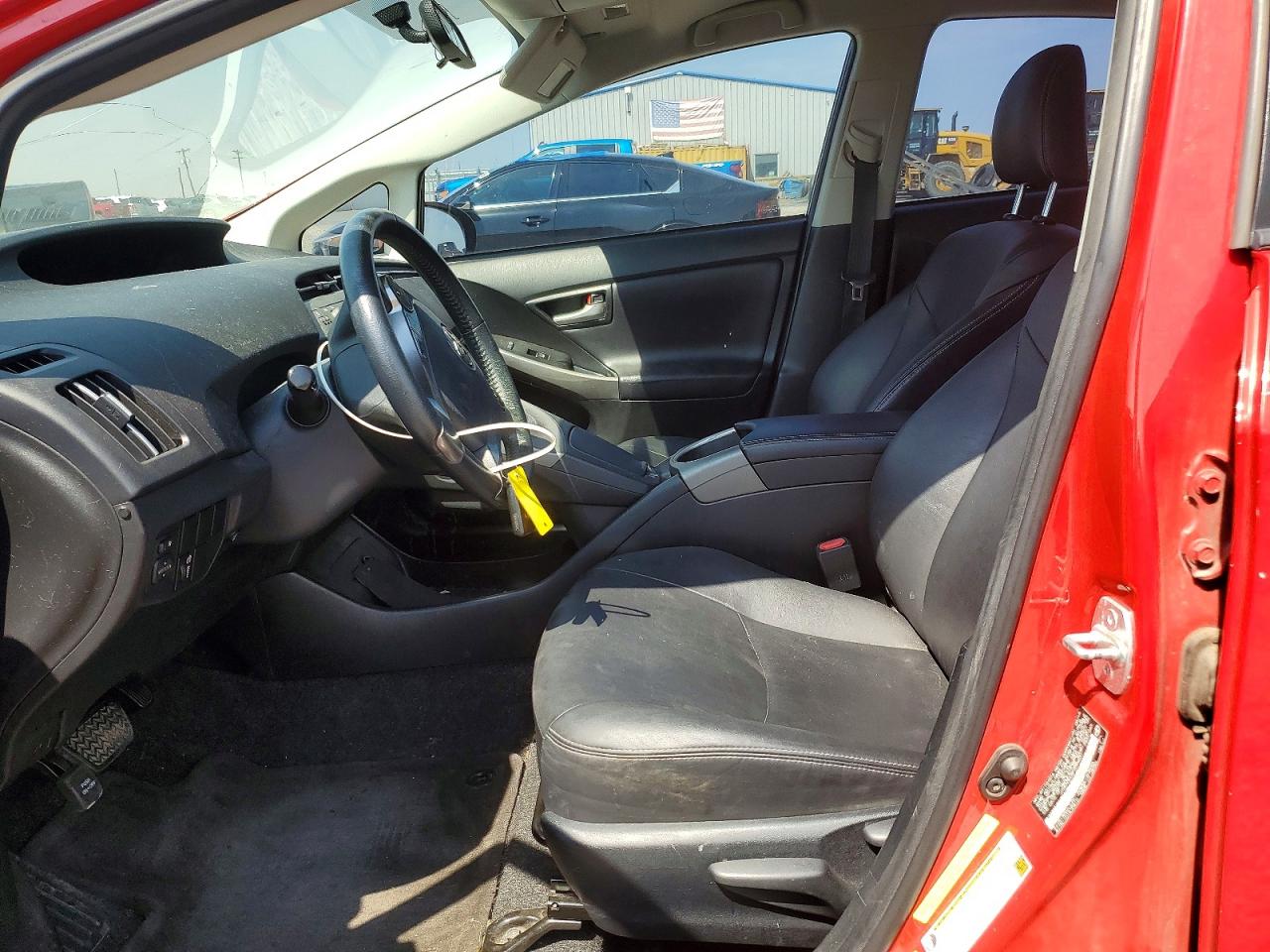 2015 Toyota Prius Persona Series Red vin: JTDKN3DU6F0399031