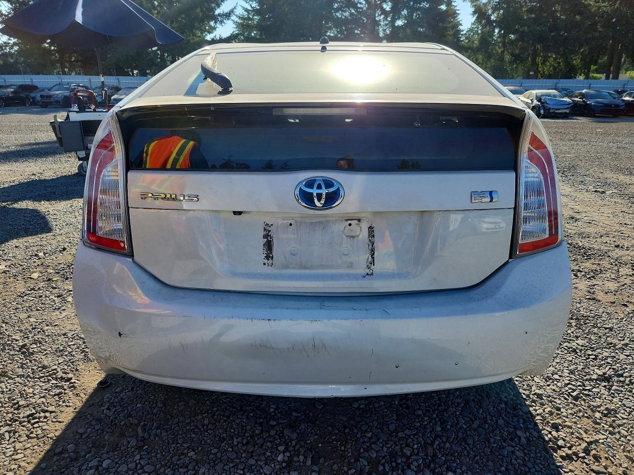 2015 Toyota Prius Two White vin: JTDKN3DU6F0404244