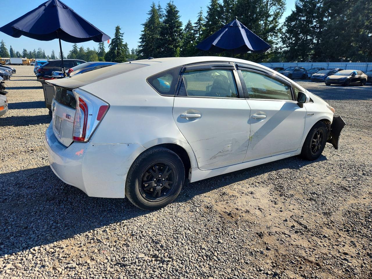 2015 Toyota Prius Two White vin: JTDKN3DU6F0404244