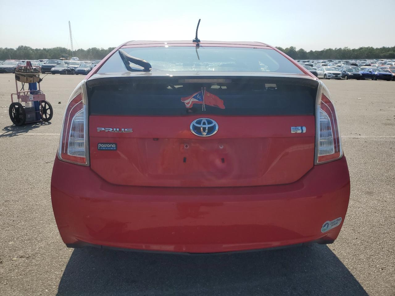 2015 Toyota Prius Persona Series Red vin: JTDKN3DU6F0404518