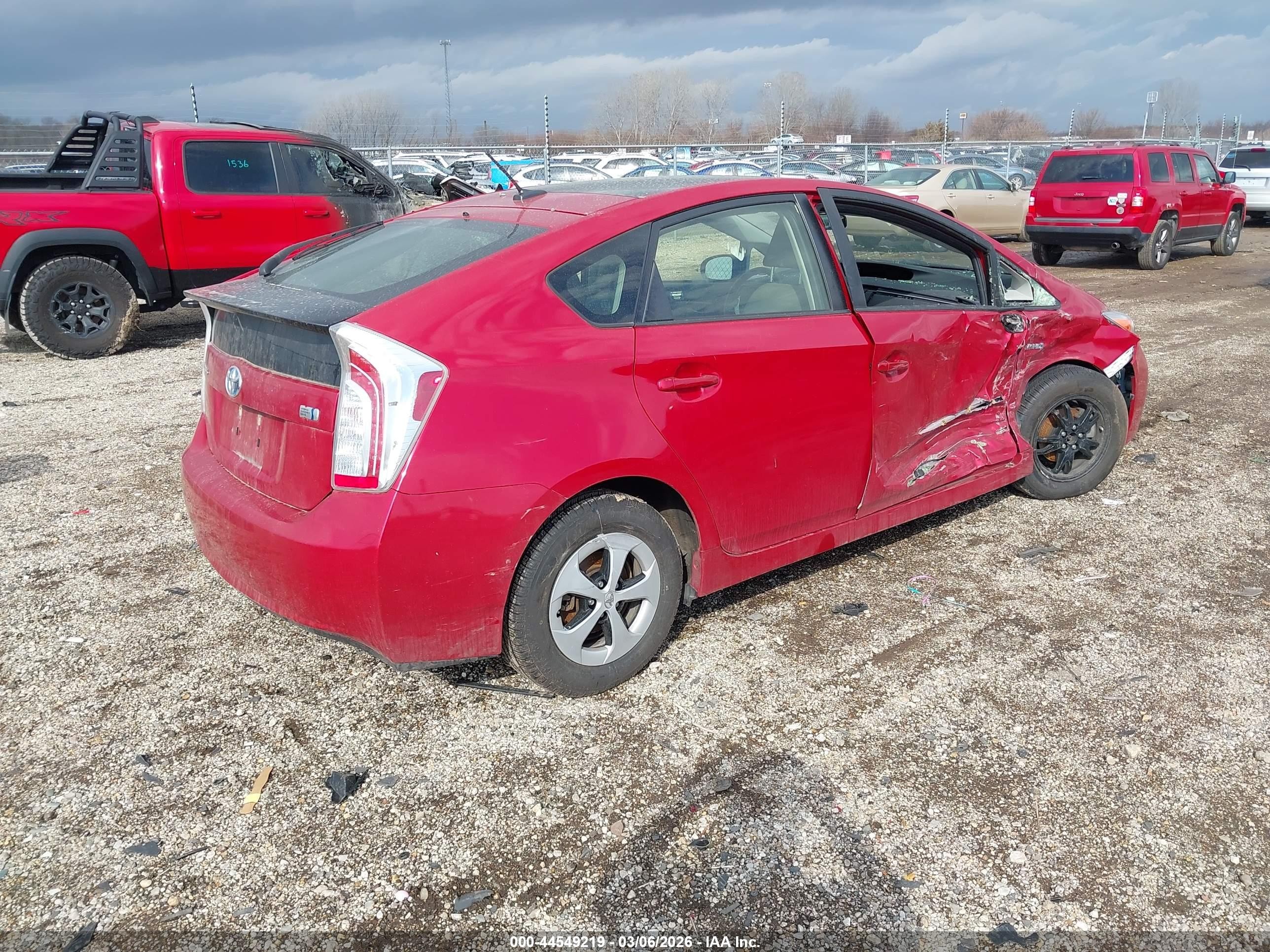 2015 Toyota Prius Three Red vin: JTDKN3DU6F0409234