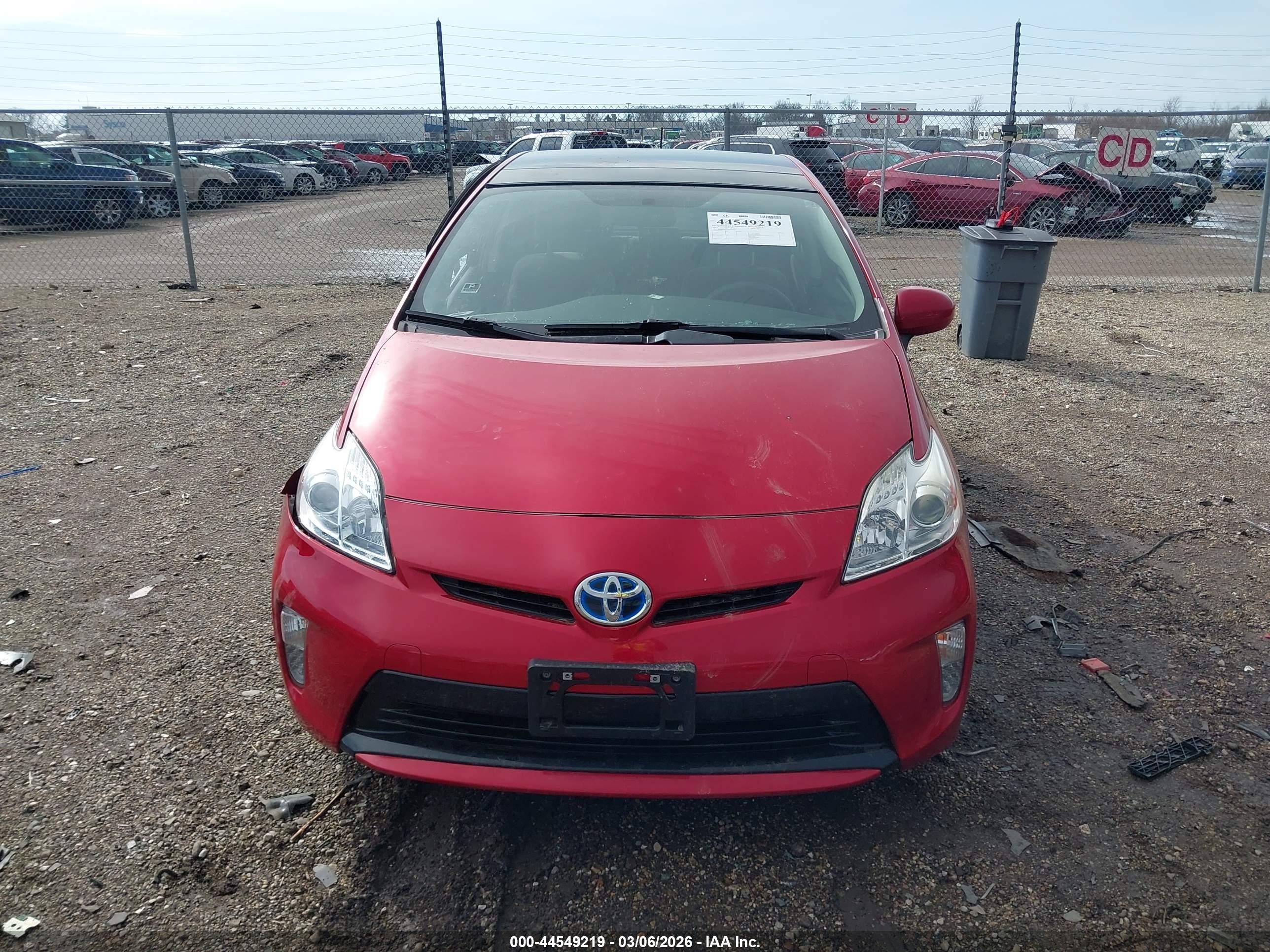 2015 Toyota Prius Three Red vin: JTDKN3DU6F0409234