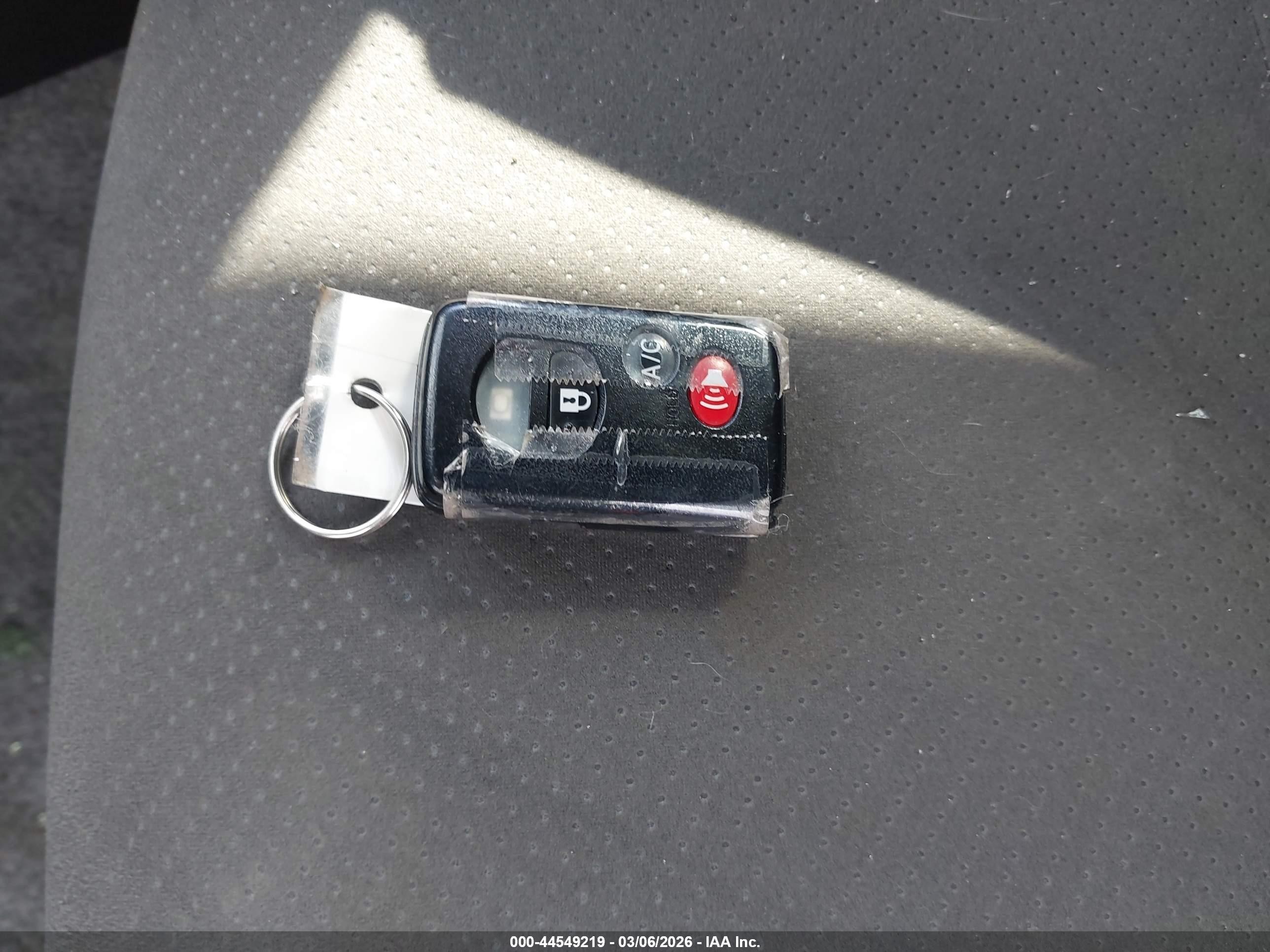 2015 Toyota Prius Three Red vin: JTDKN3DU6F0409234