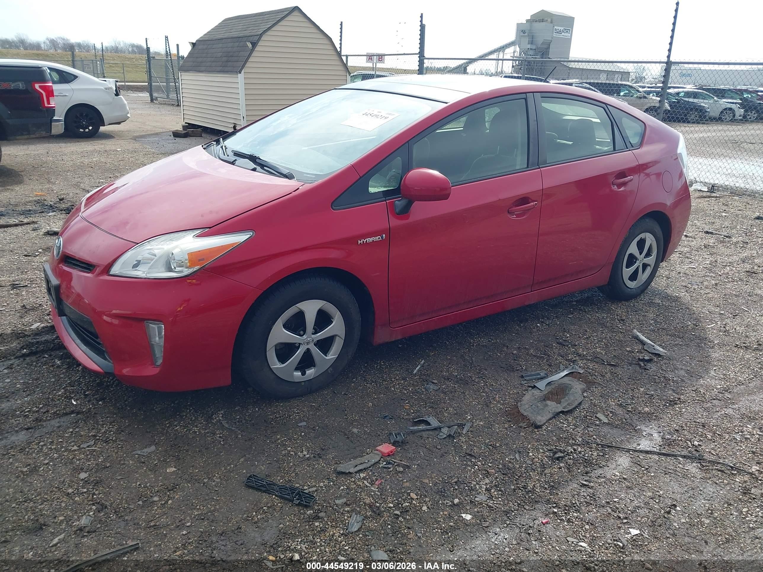 2015 Toyota Prius Three Red vin: JTDKN3DU6F0409234