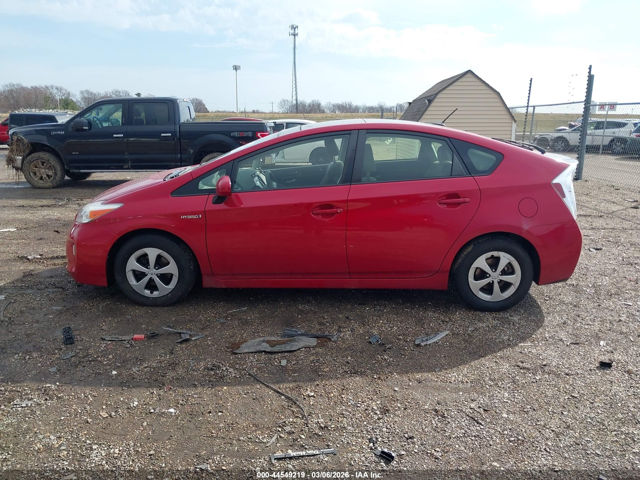 2015 Toyota Prius Three Red vin: JTDKN3DU6F0409234