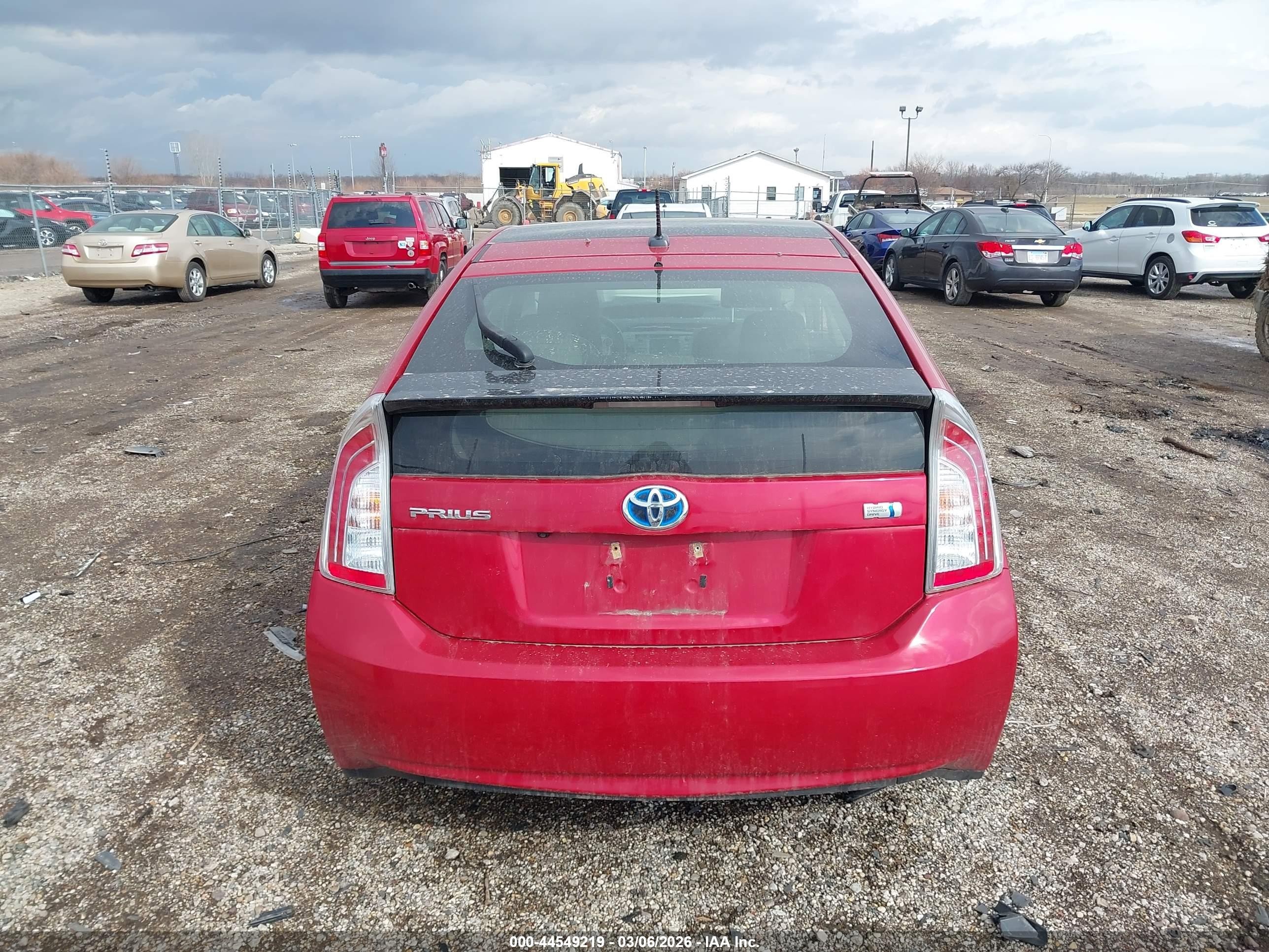 2015 Toyota Prius Three Red vin: JTDKN3DU6F0409234