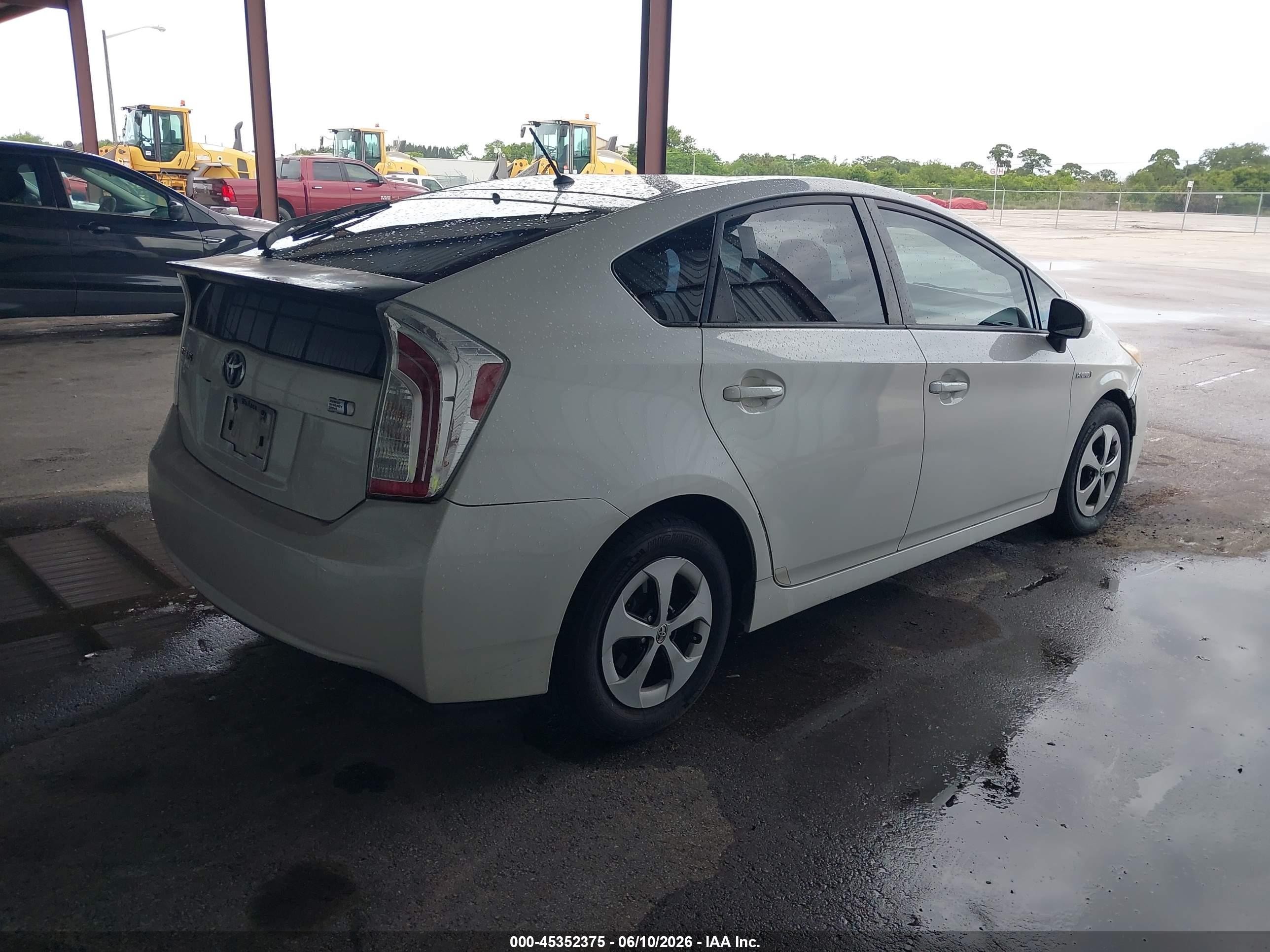 2015 Toyota Prius Two White vin: JTDKN3DU6F0414742