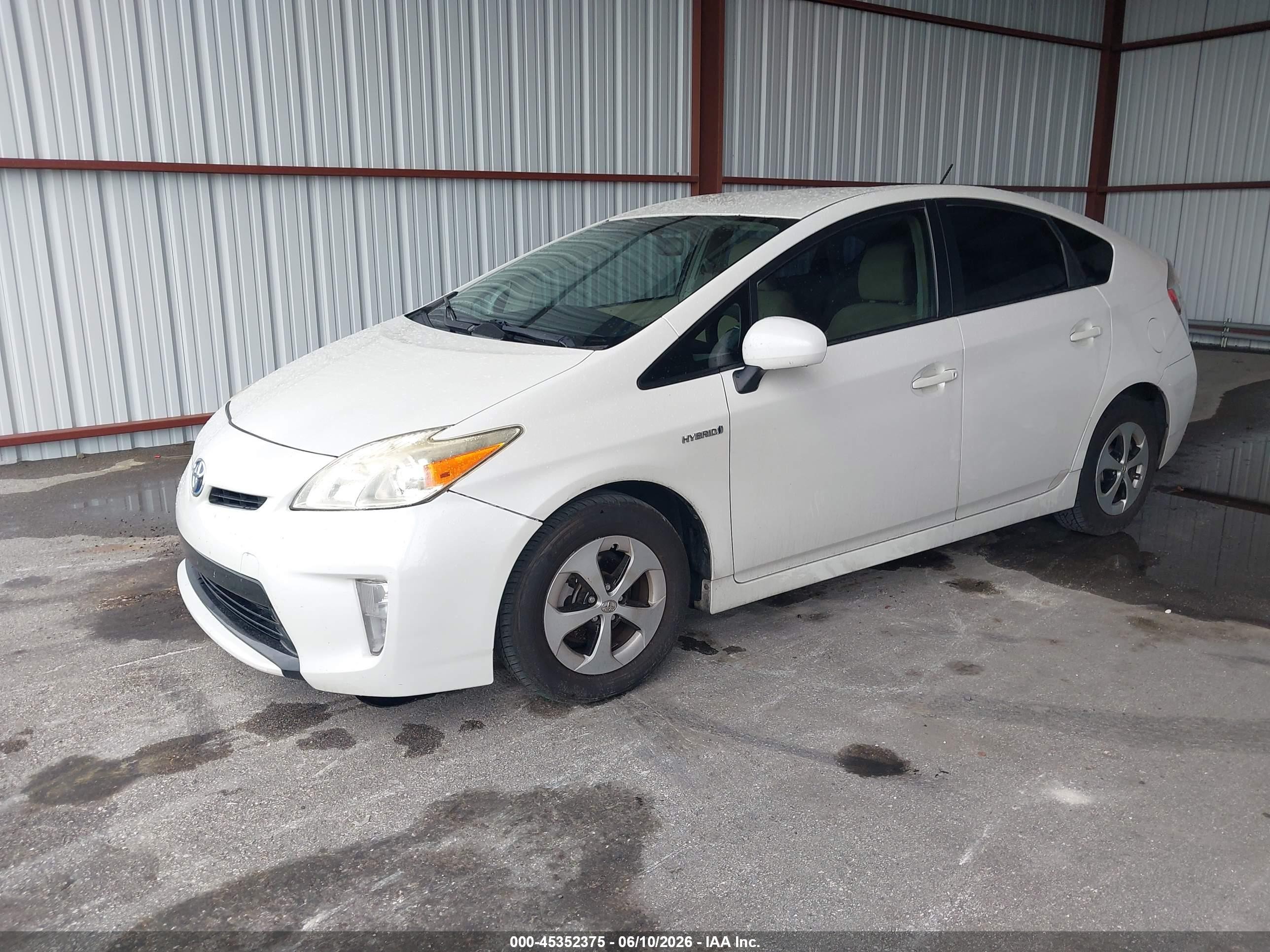 2015 Toyota Prius Two White vin: JTDKN3DU6F0414742
