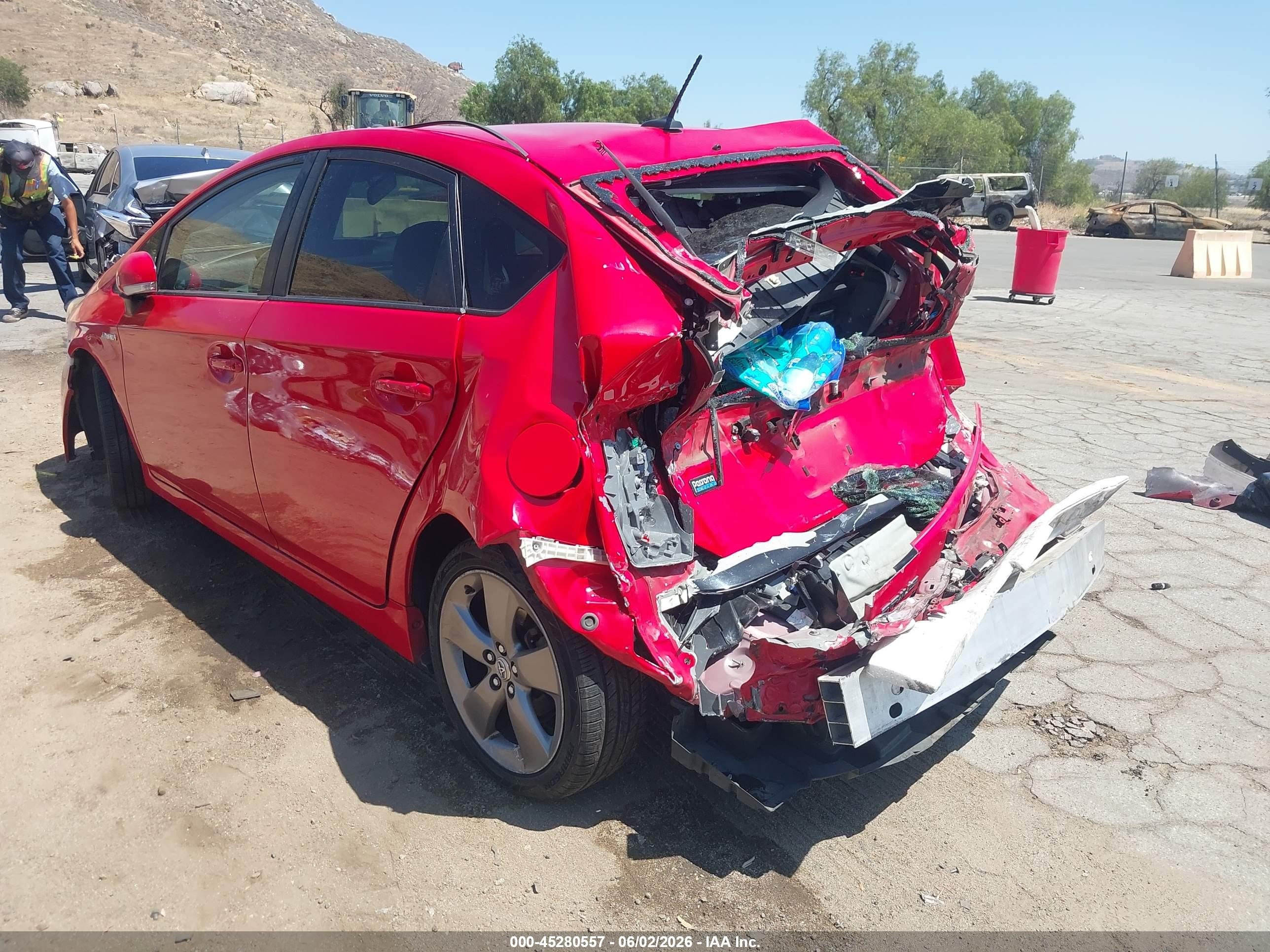 2015 Toyota Prius Persona Series Special Edition Red vin: JTDKN3DU6F0420640
