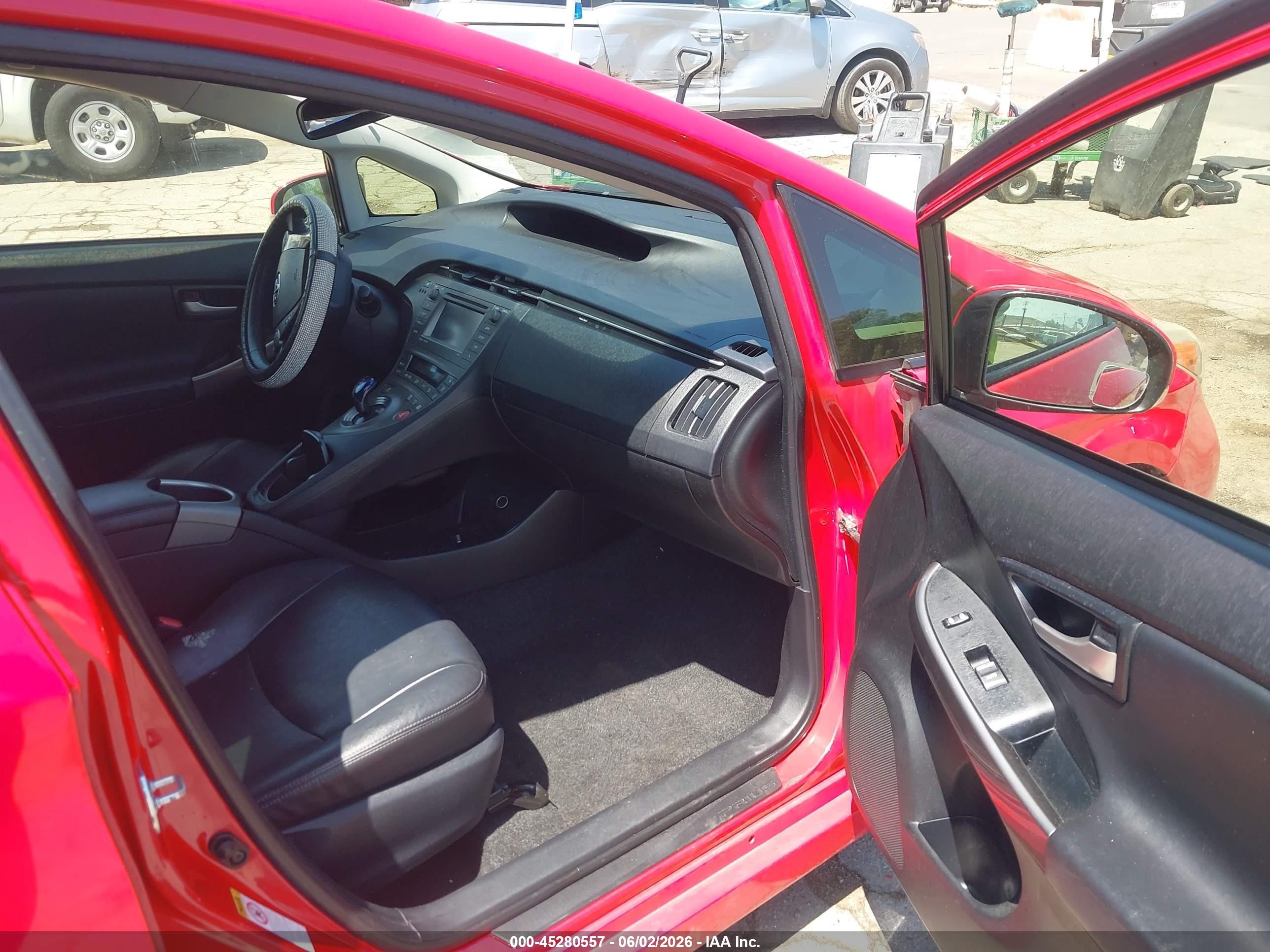 2015 Toyota Prius Persona Series Special Edition Red vin: JTDKN3DU6F0420640