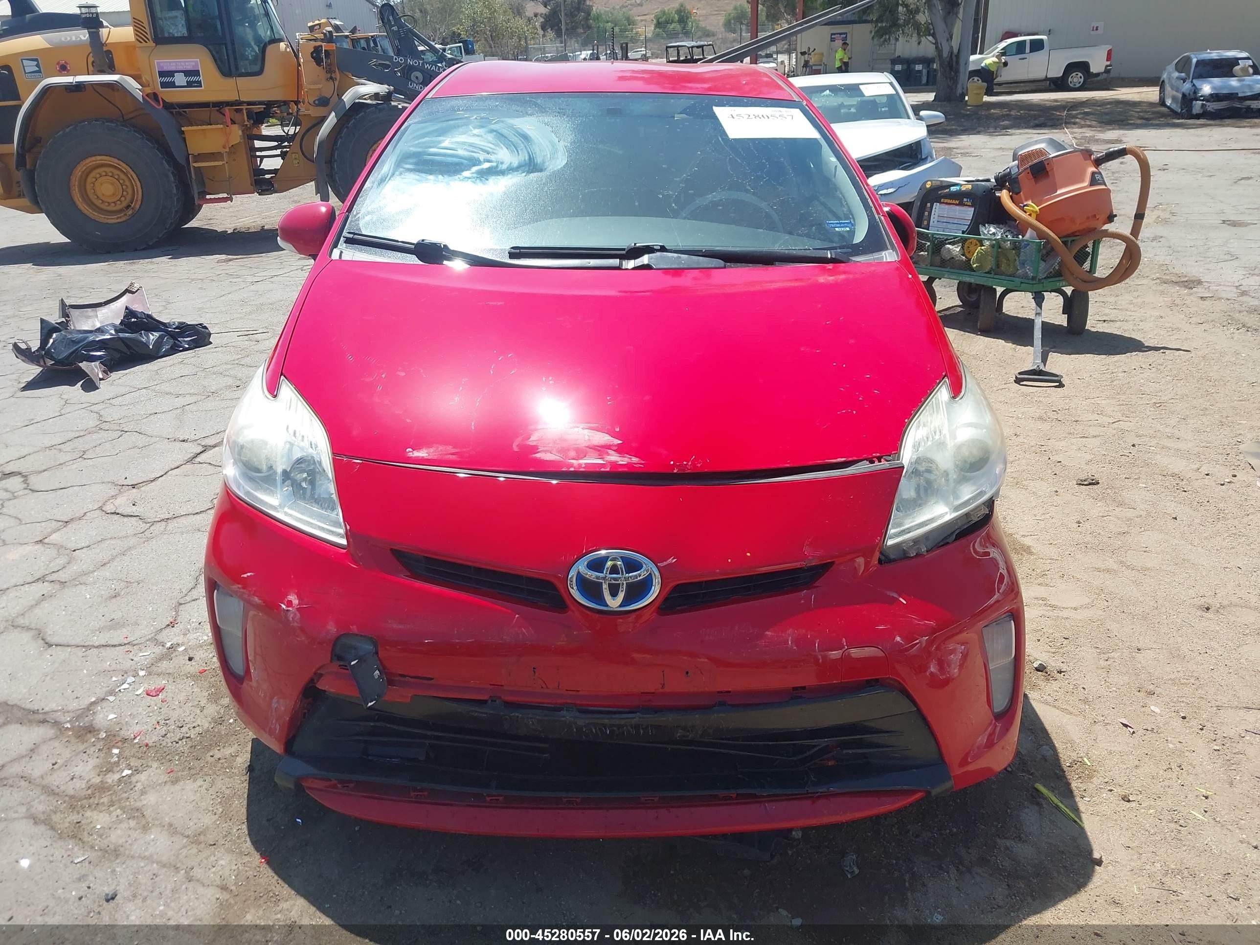 2015 Toyota Prius Persona Series Special Edition Red vin: JTDKN3DU6F0420640