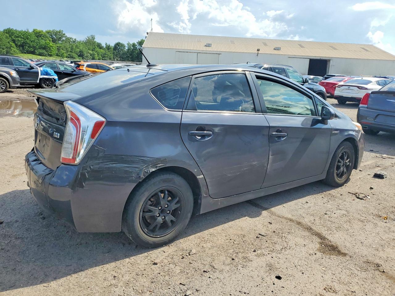 2015 Toyota Prius Three Gray vin: JTDKN3DU6F0424588