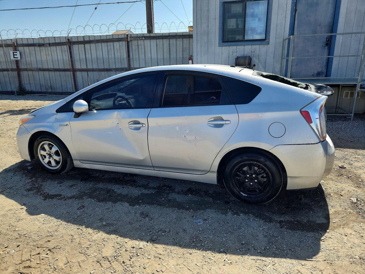 2015 Toyota Prius Two Silver vin: JTDKN3DU6F0438586