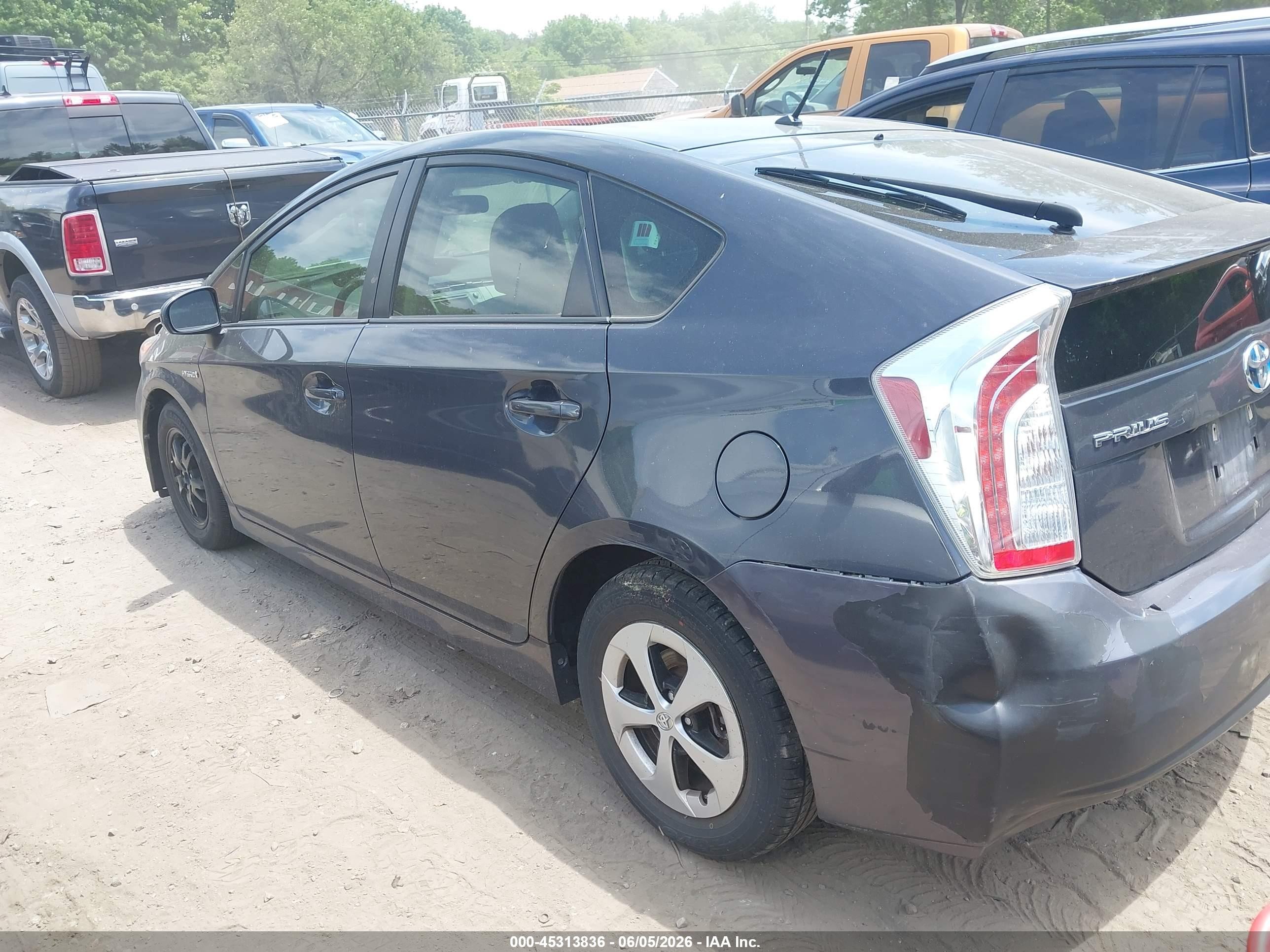 2015 Toyota Prius Two Gray vin: JTDKN3DU6F0439818