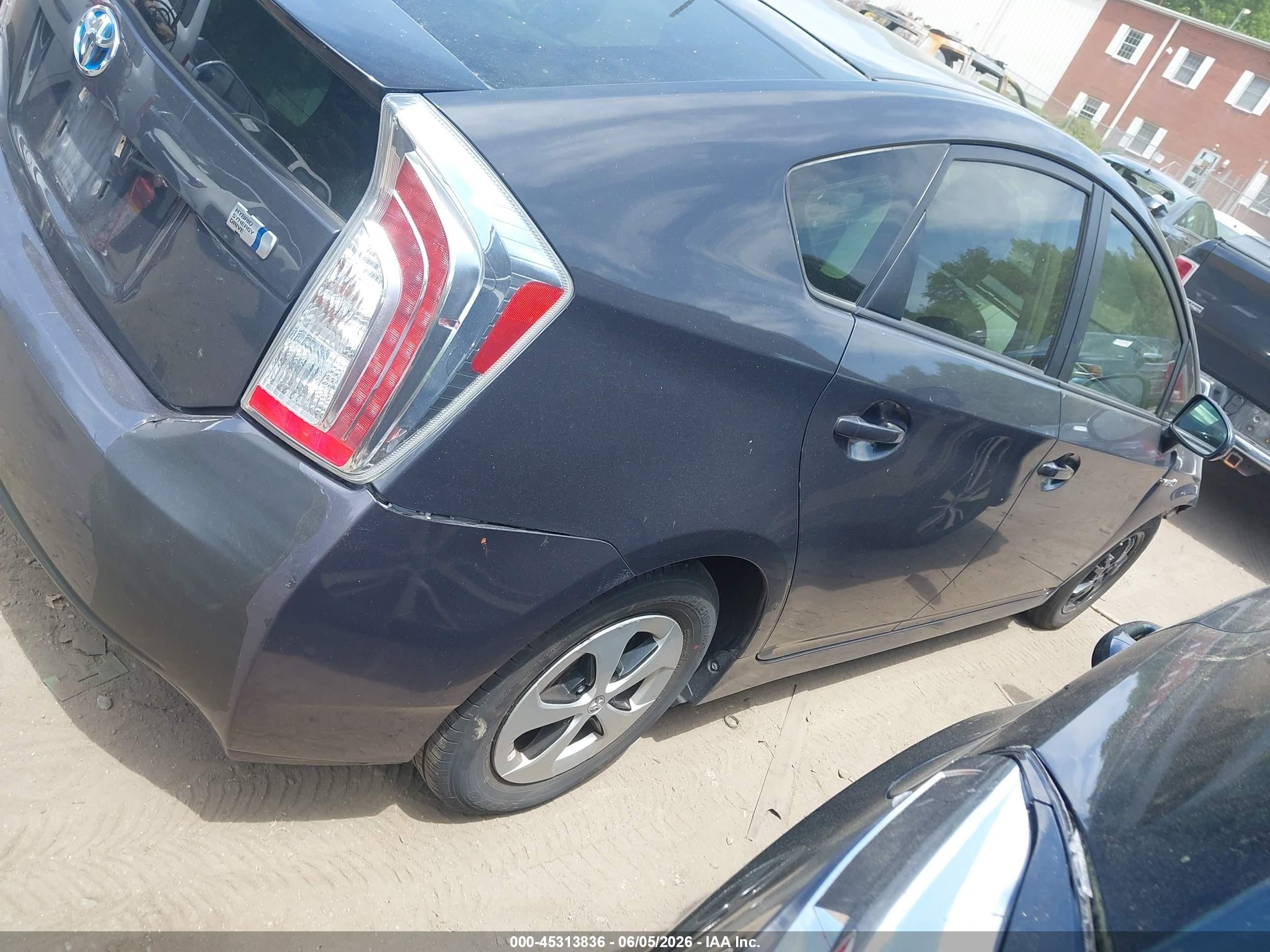 2015 Toyota Prius Two Gray vin: JTDKN3DU6F0439818