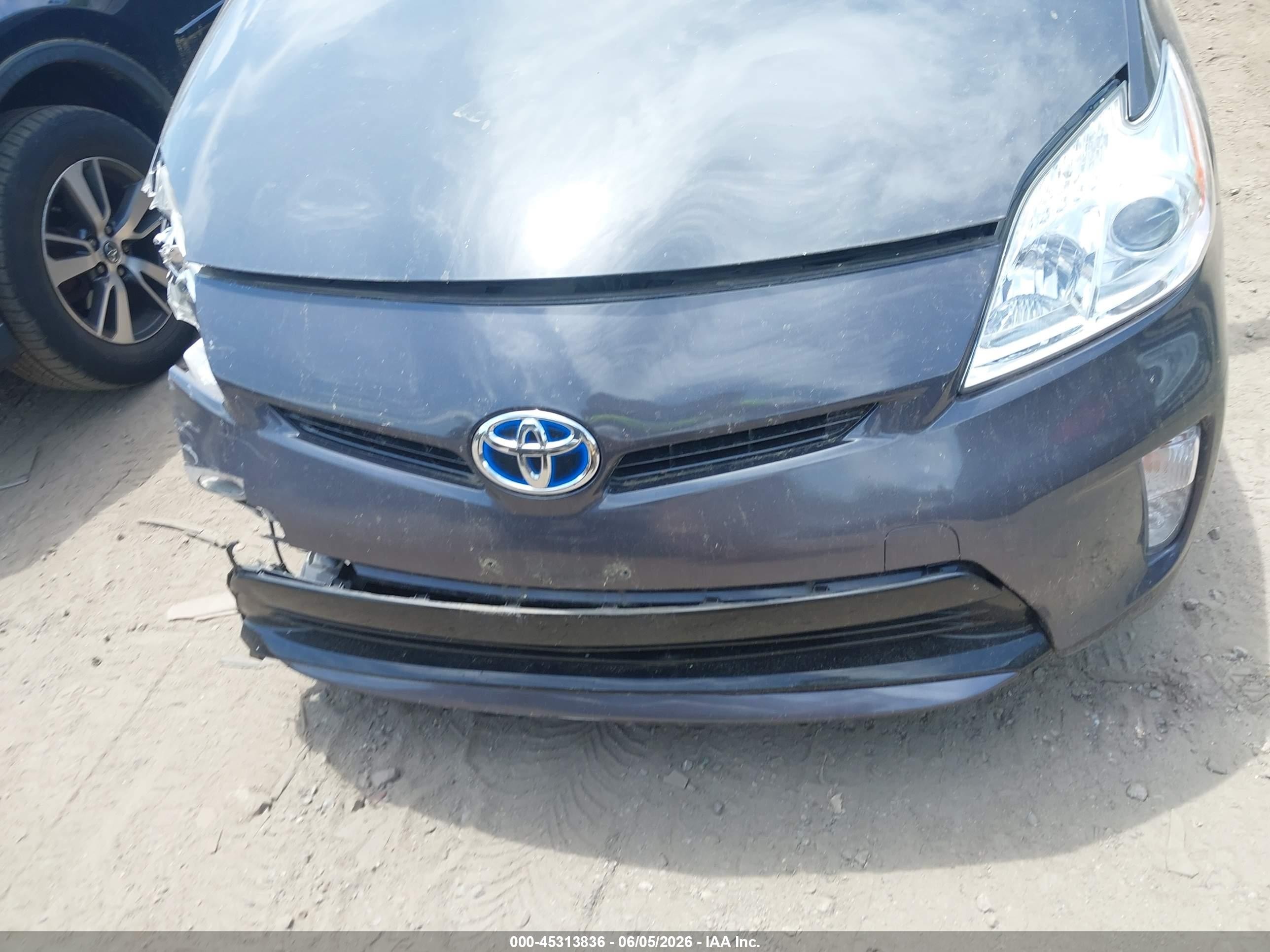 2015 Toyota Prius Two Gray vin: JTDKN3DU6F0439818