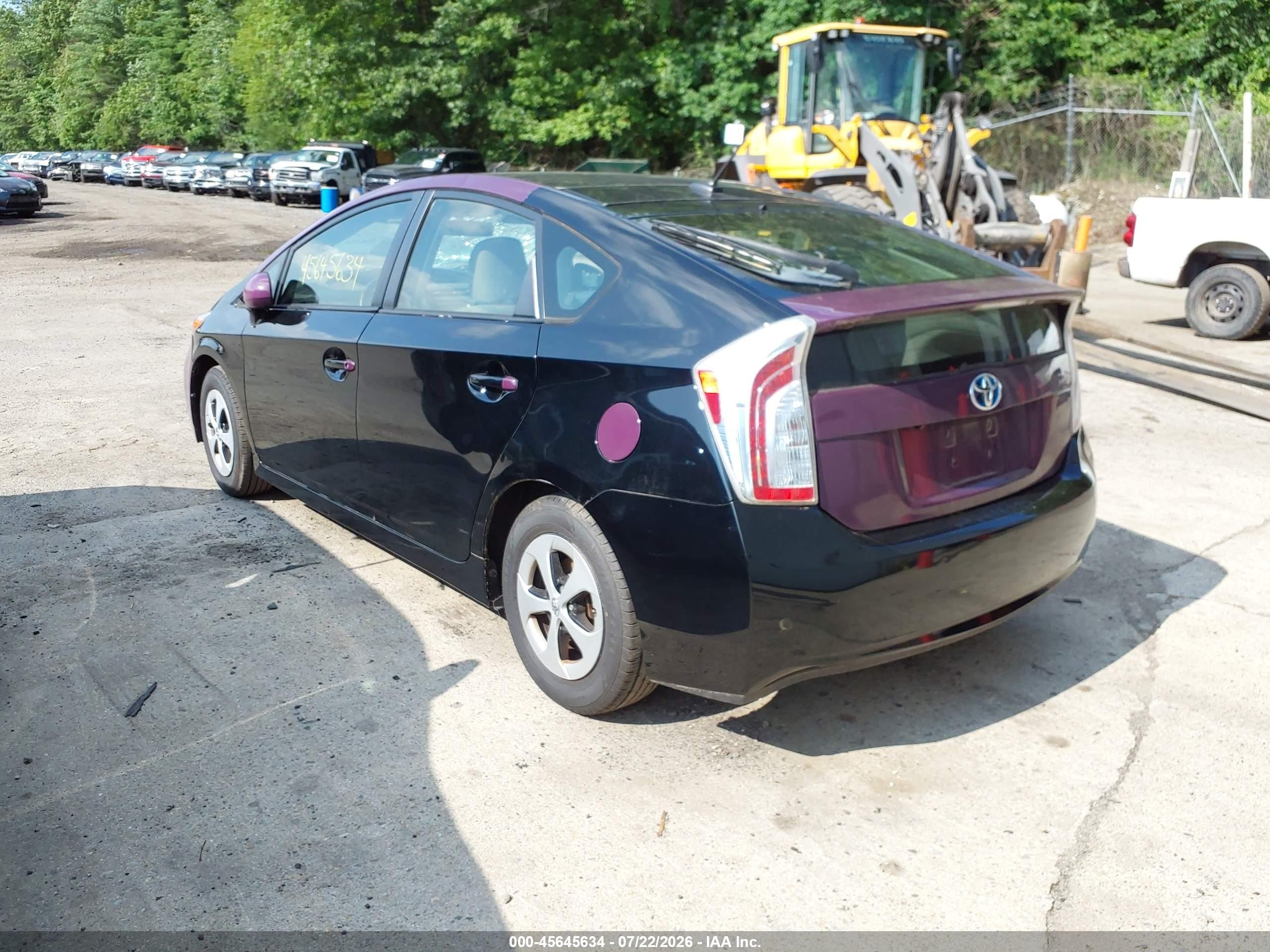 2015 Toyota Prius Three Purple vin: JTDKN3DU6F0443884