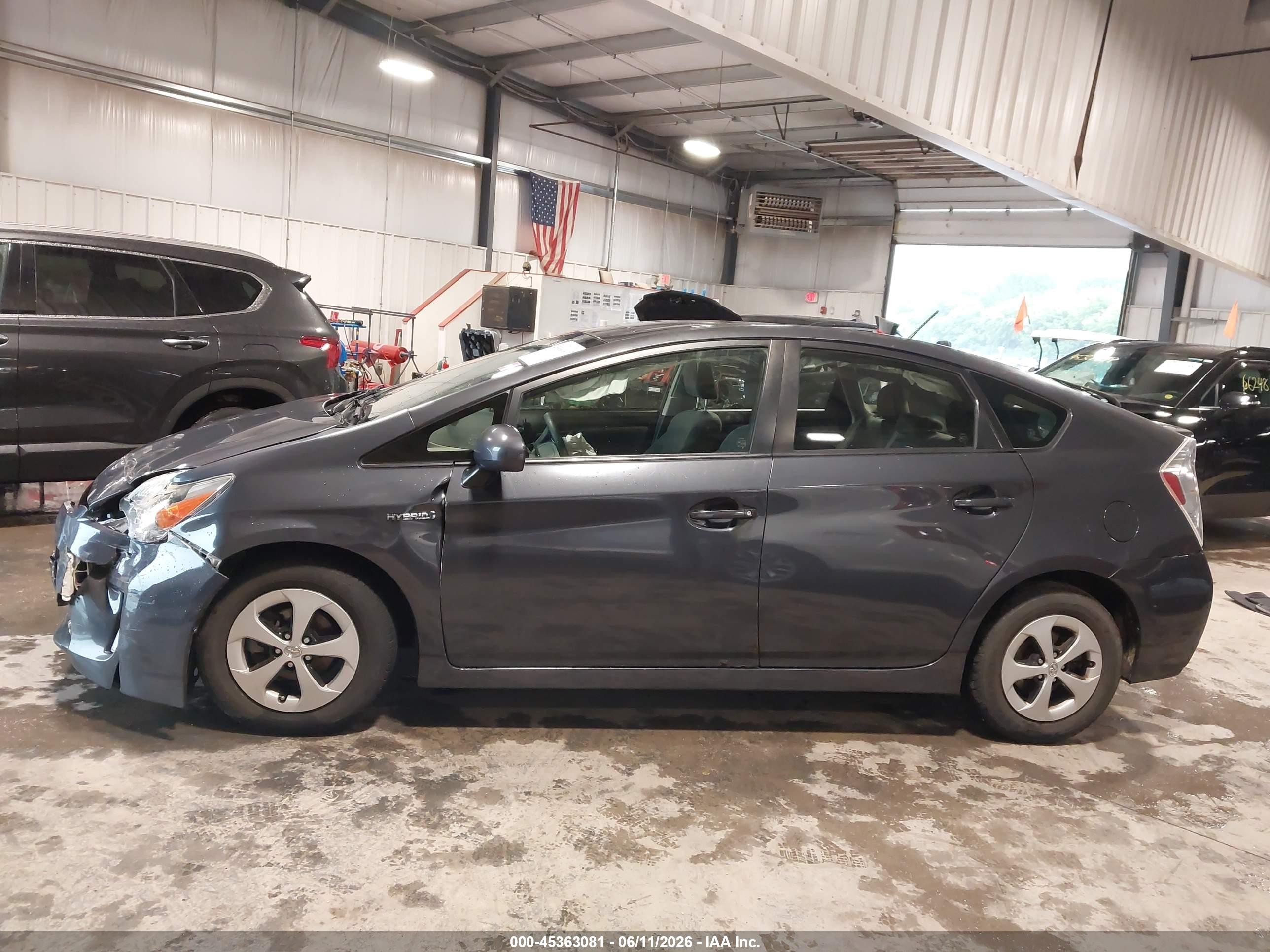2015 Toyota Prius Two Gray vin: JTDKN3DU6F0450138