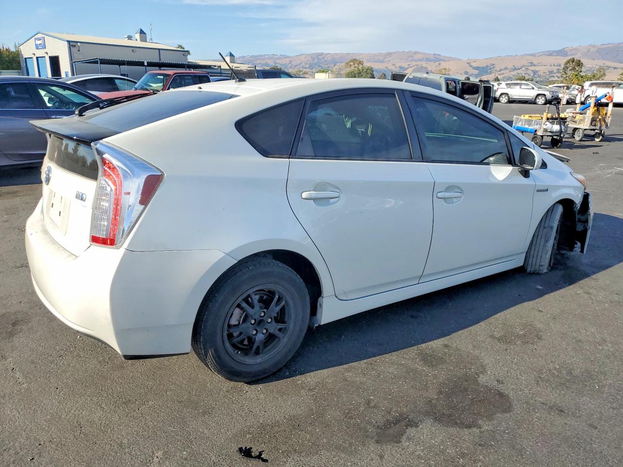 2015 Toyota Prius Two White vin: JTDKN3DU6F0456487