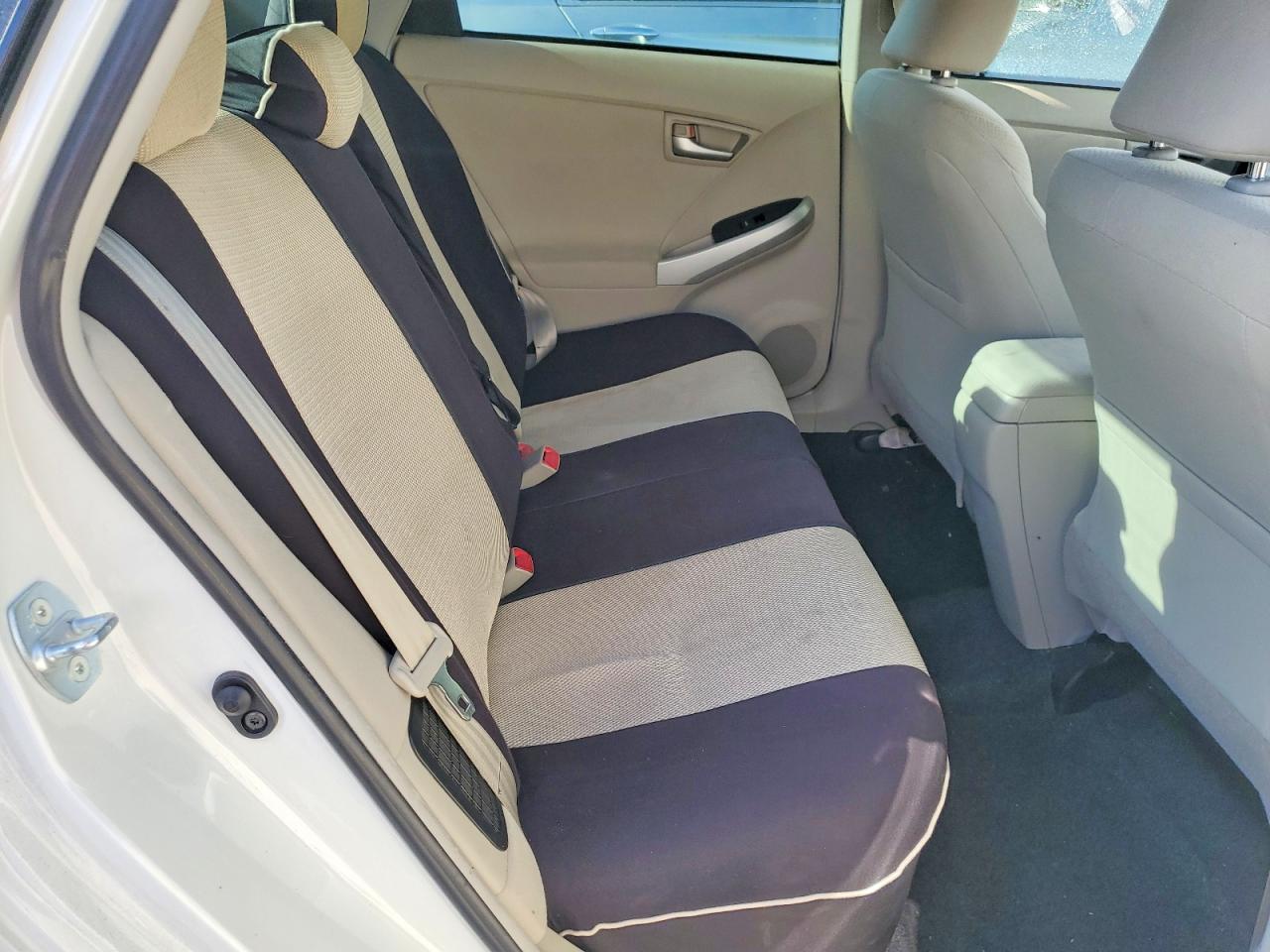 2015 Toyota Prius Two White vin: JTDKN3DU6F0456487