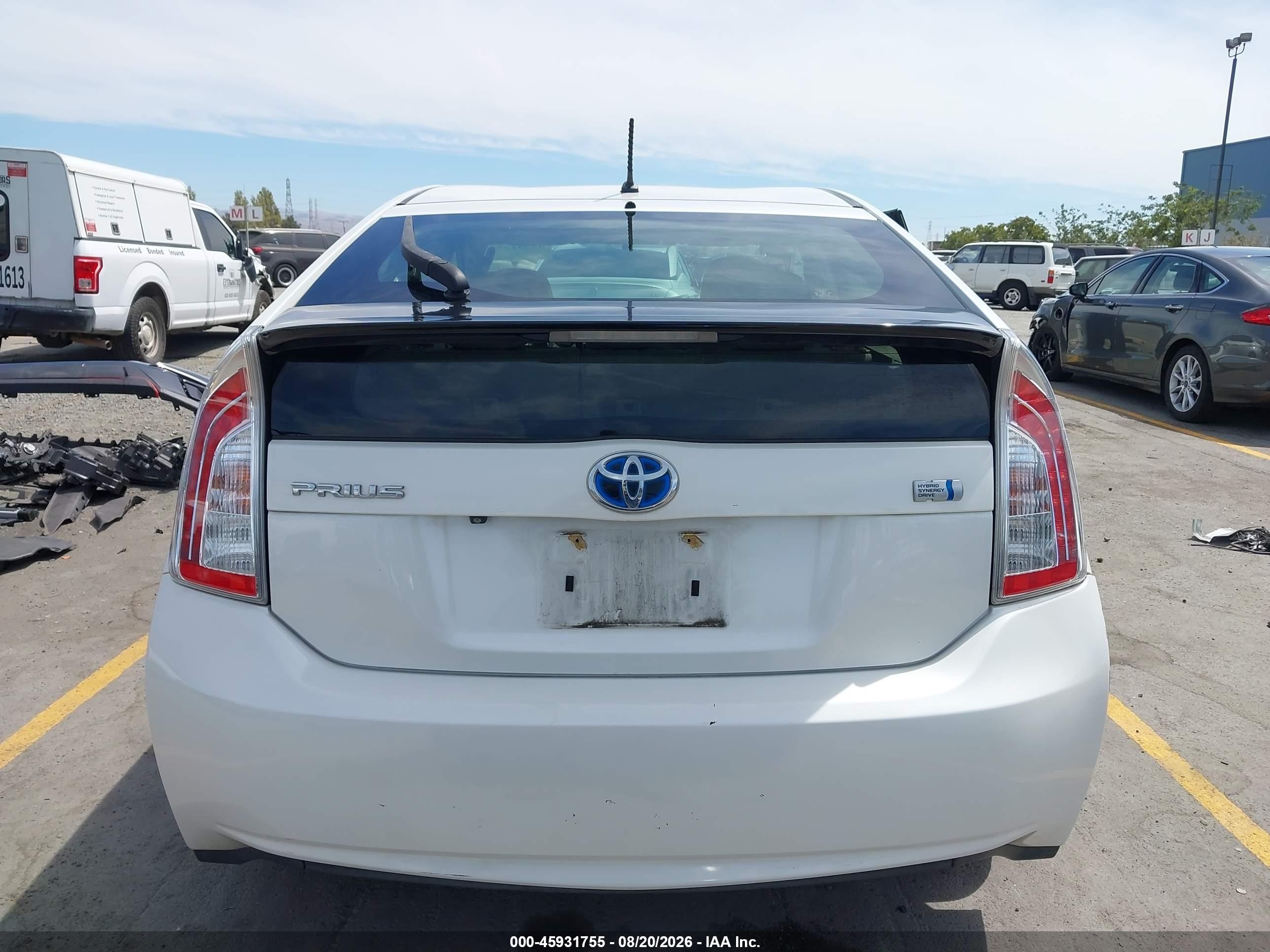 2015 Toyota Prius Two White vin: JTDKN3DU6F0461656