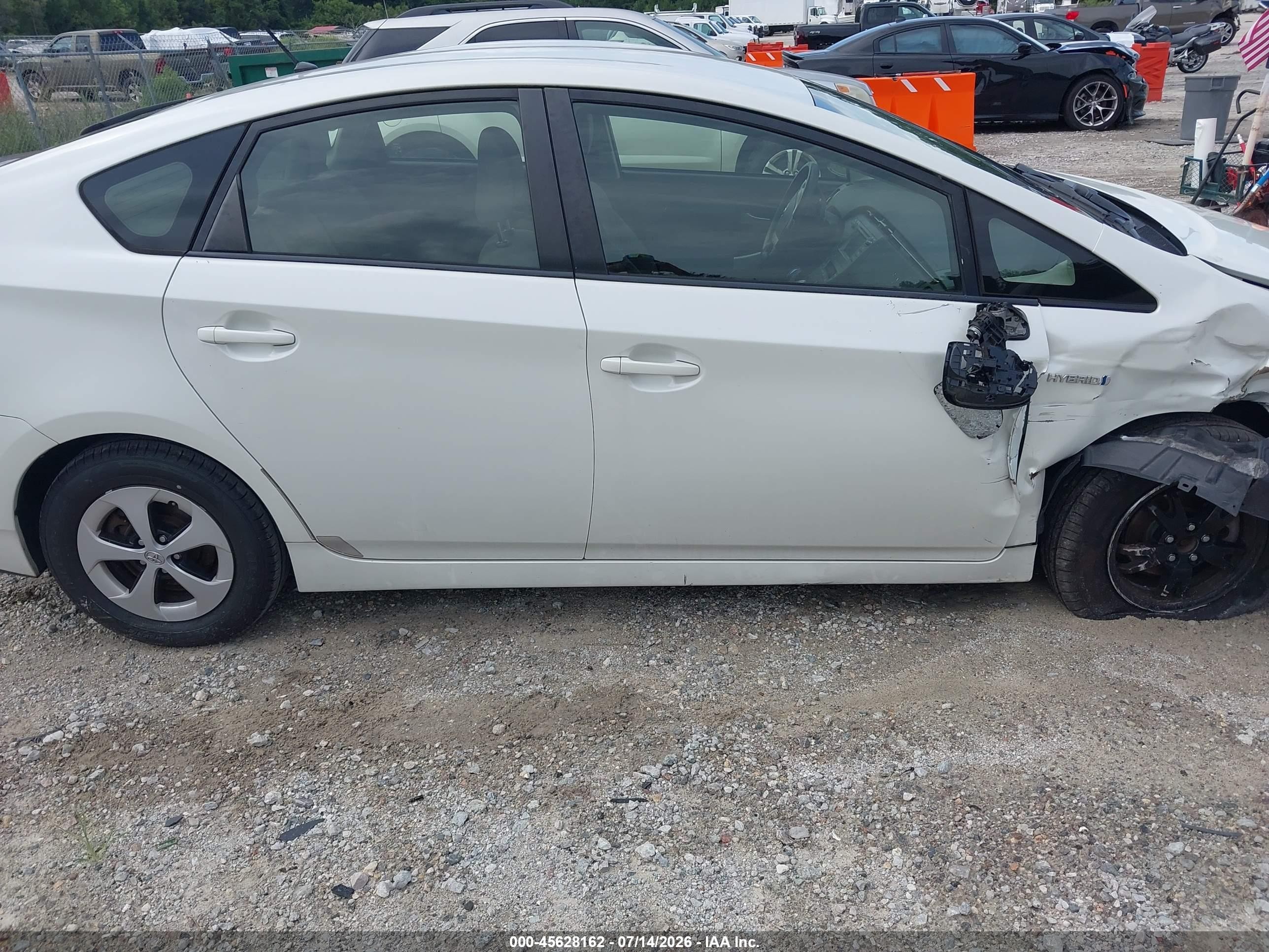 2015 Toyota Prius Two White vin: JTDKN3DU6F0465822
