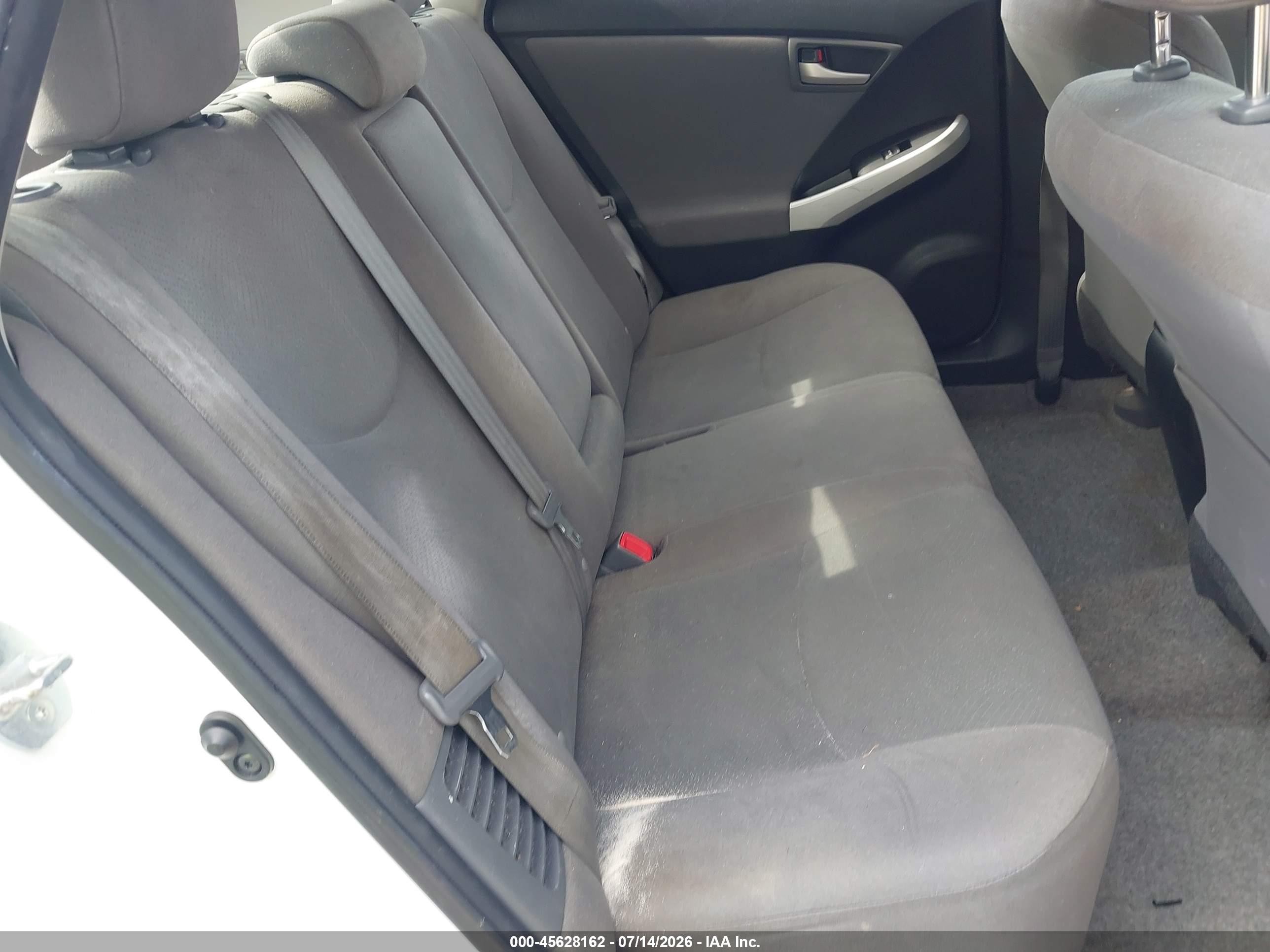 2015 Toyota Prius Two White vin: JTDKN3DU6F0465822